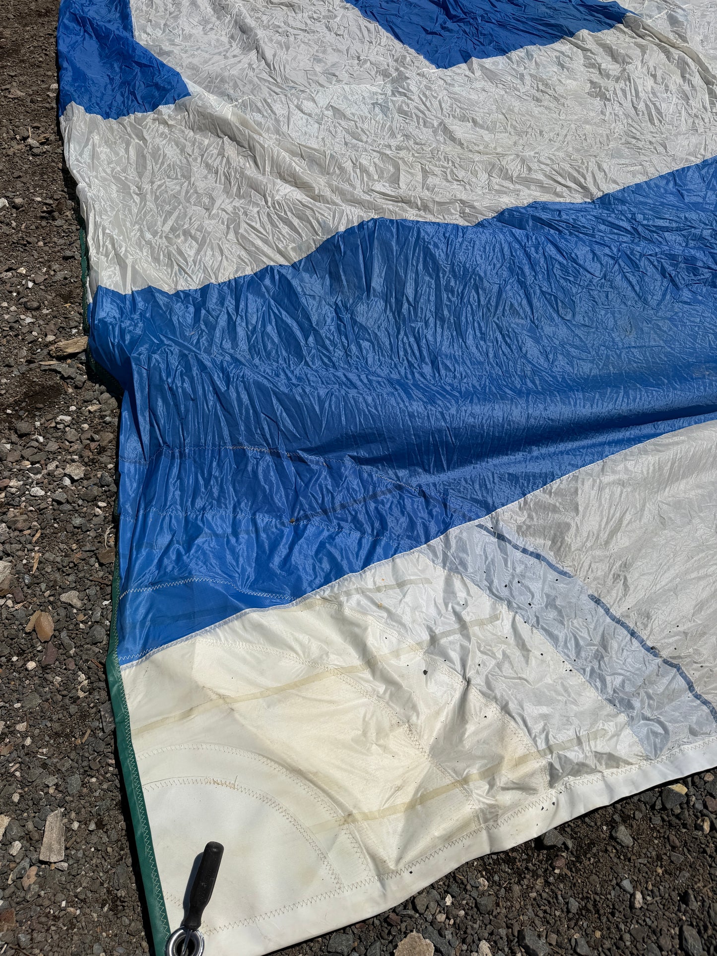 42'8" x 40'8" x 24'5" Blue & White Spinnaker