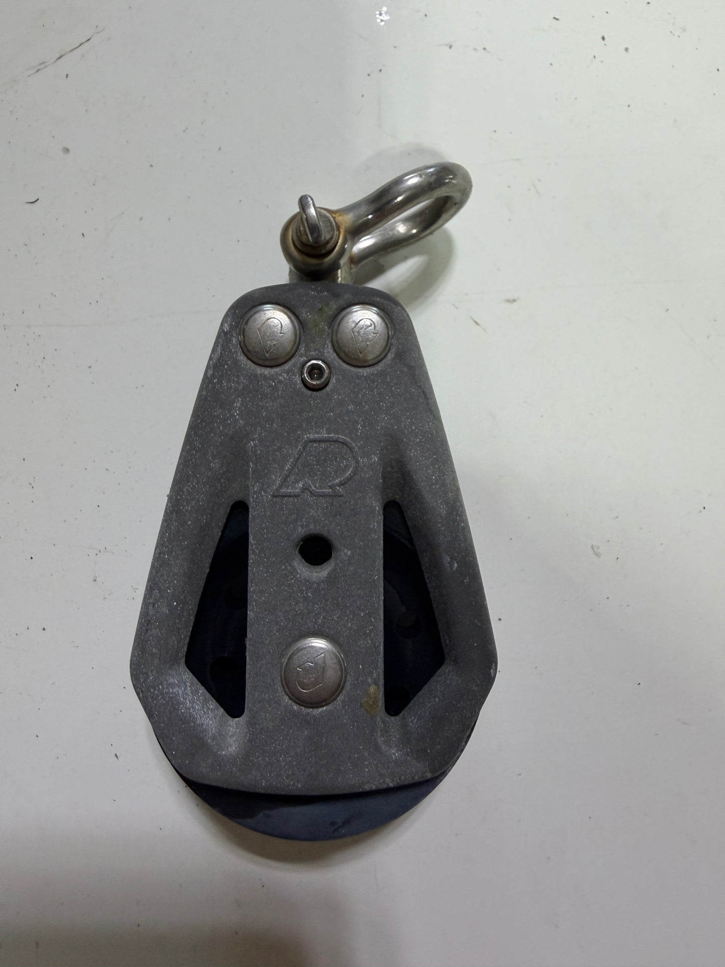 "R" - 2" Sheave x 3/8" Line Single Swivel Block