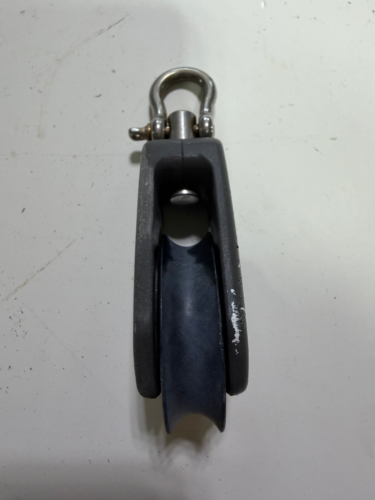 "R" - 2" Sheave x 3/8" Line Single Swivel Block