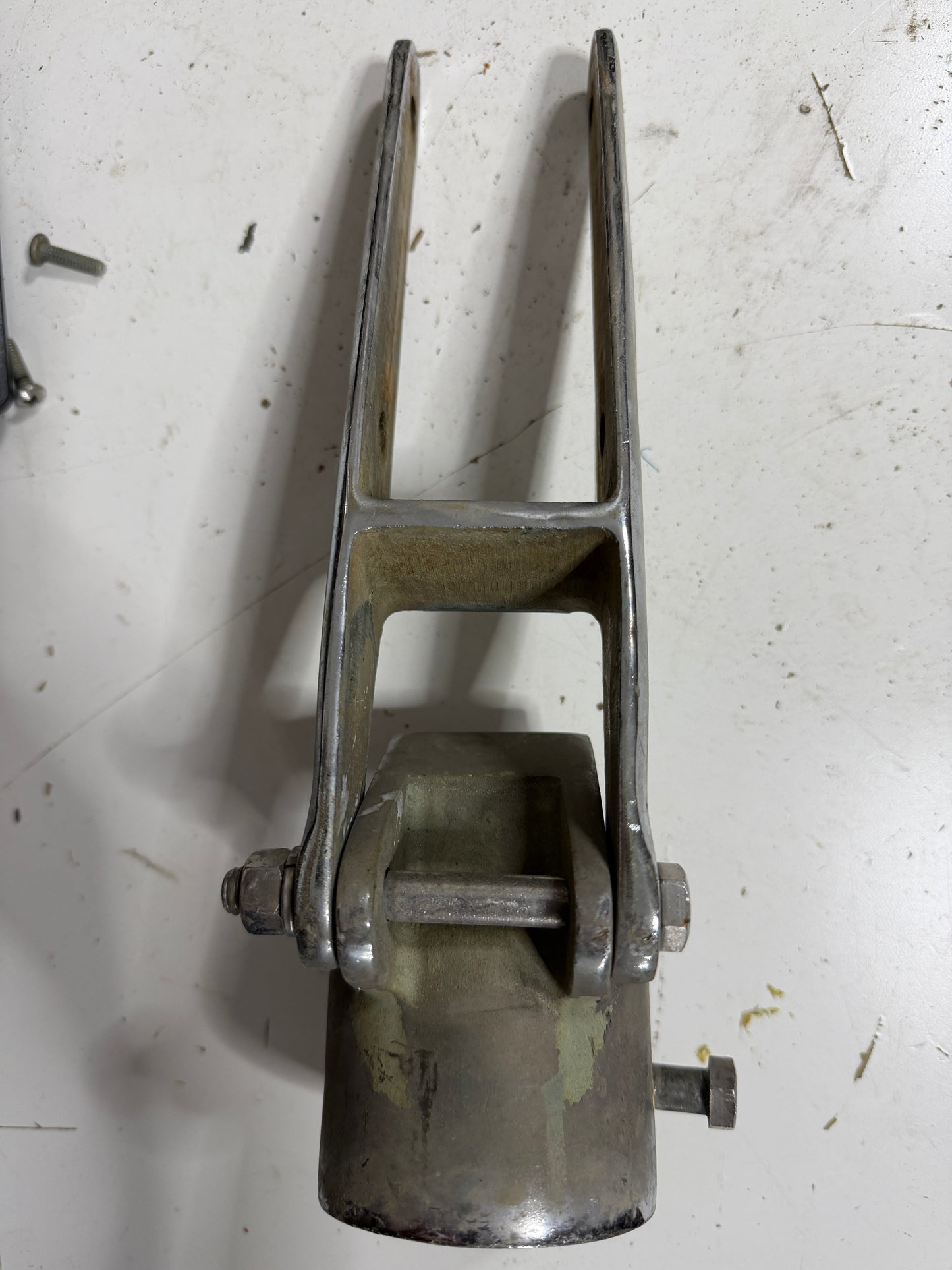 Chromed Bronze Tiller Strap & Rudder Cap -- #23
