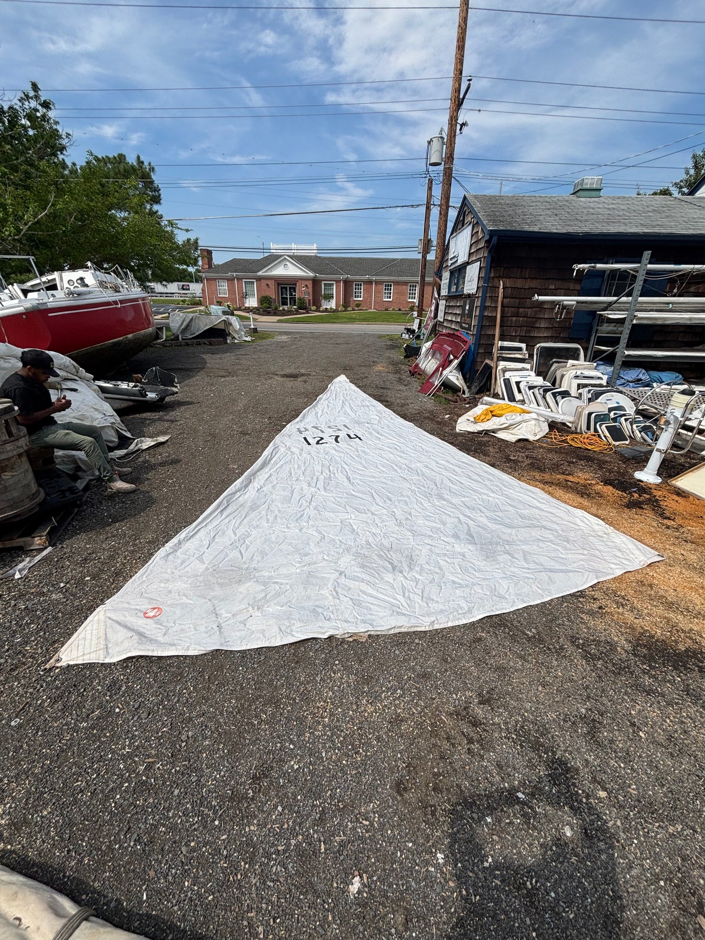 Hunter 25 - 28’6” x 26’5” x 13’5” Sail