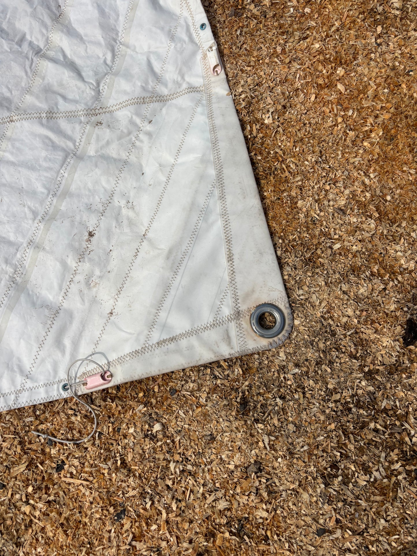 Hunter 25 - 28’6” x 26’5” x 13’5” Sail