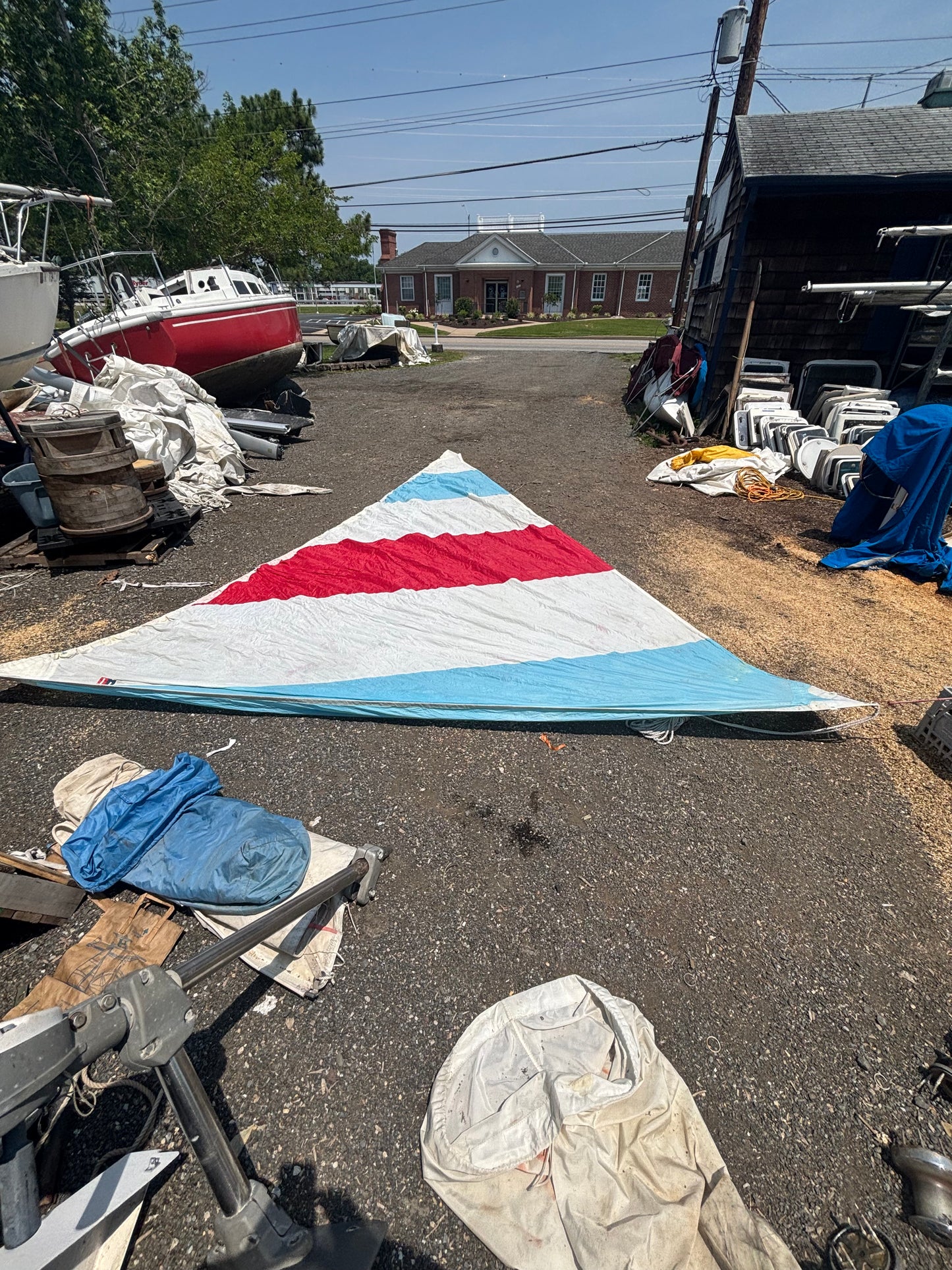 ODAY 22 Spinnaker 18’2” x 19’3” x 13’8”