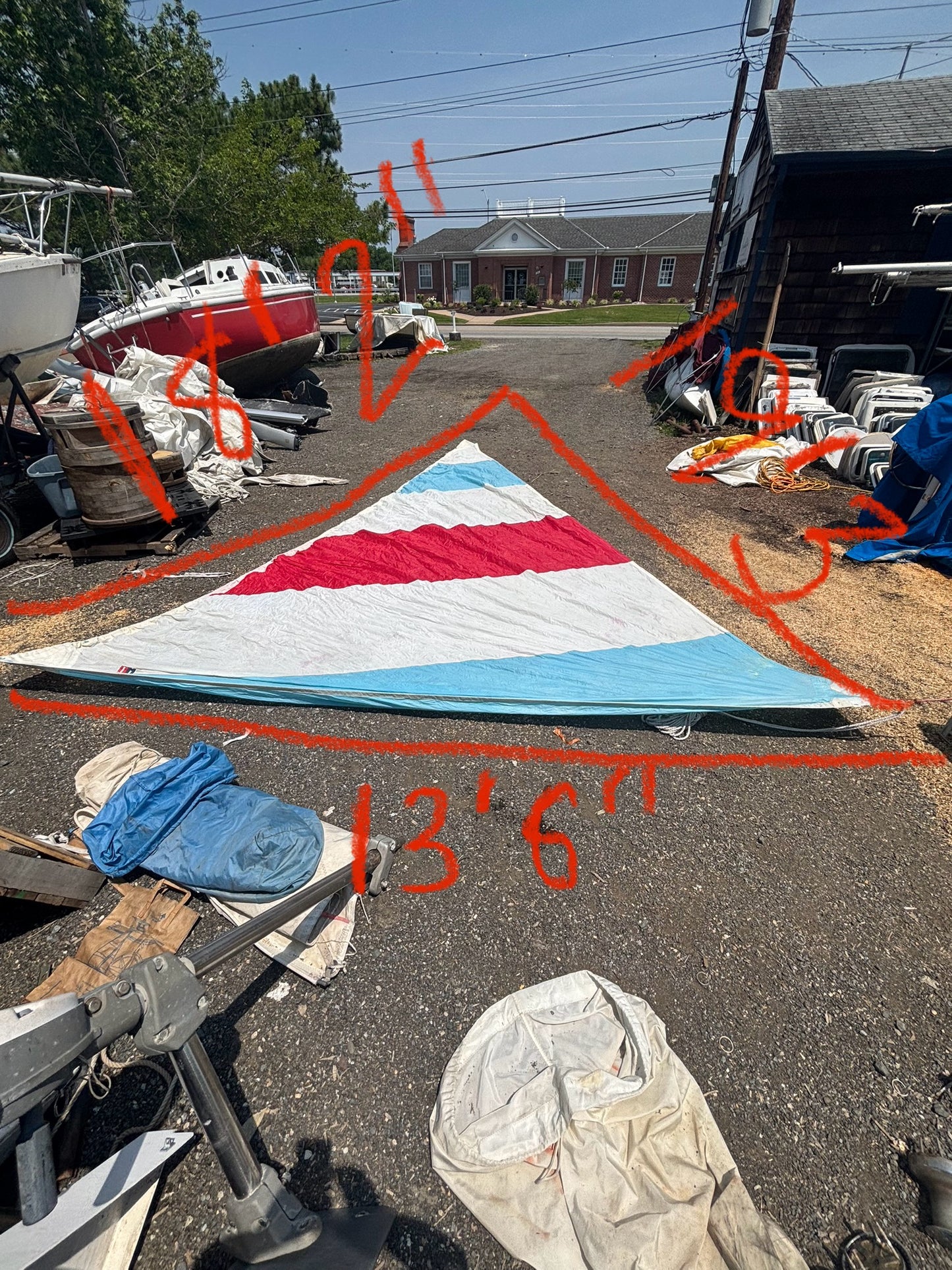 ODAY 22 Spinnaker 18’2” x 19’3” x 13’8”