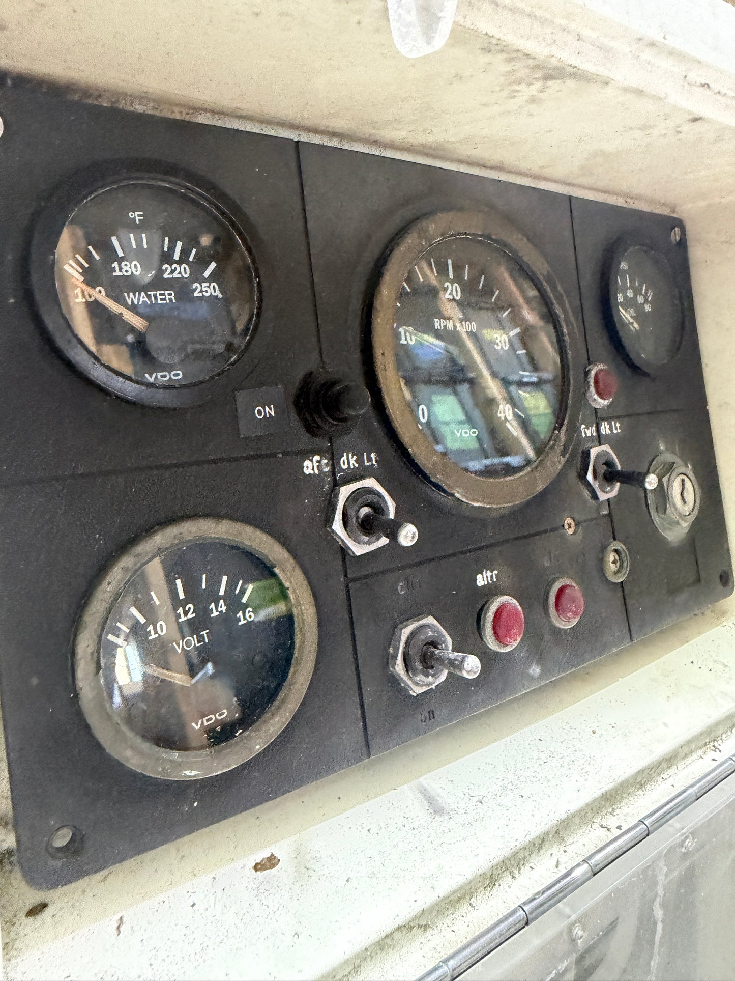 Double Engine Panel In Case