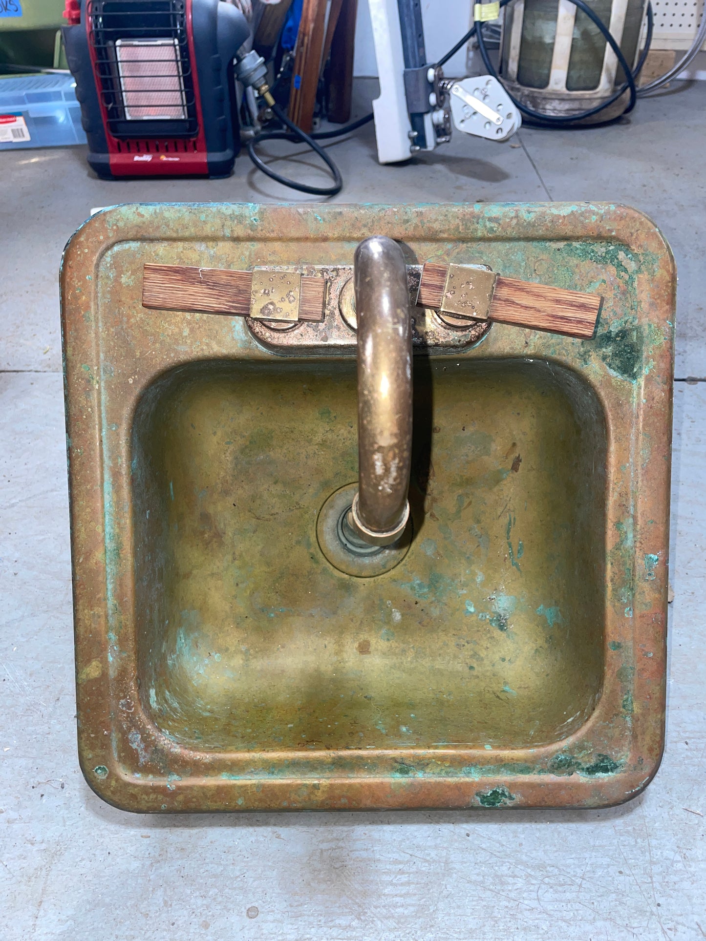 14 1/2” x 14 7/8” Acersa Brass Sink OFF Columbia 40