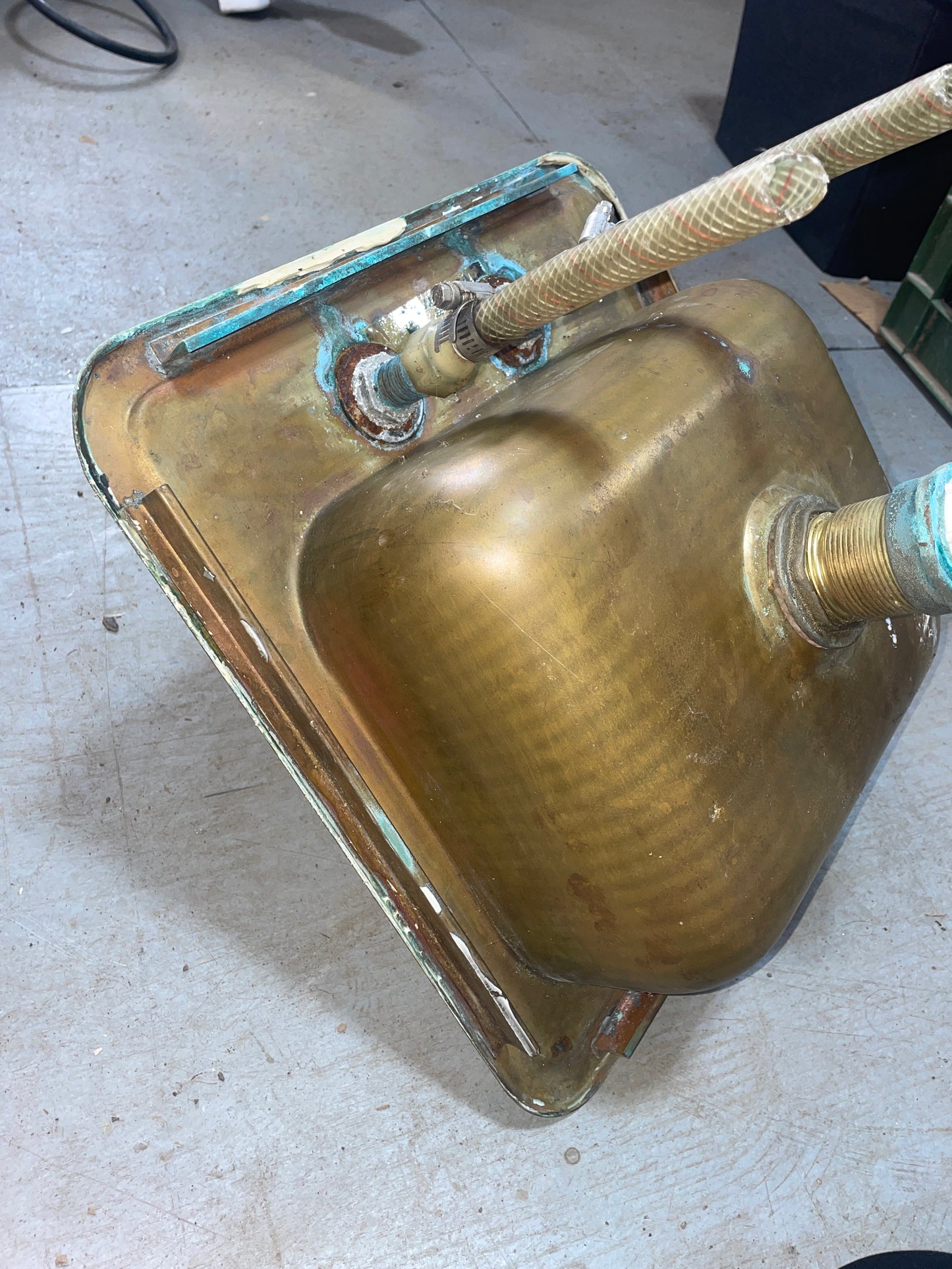 14 1/2” x 14 7/8” Acersa Brass Sink OFF Columbia 40