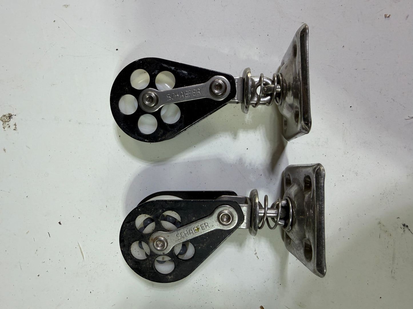 PAIR Schaefer 1 1/2” Sheave Spring Loaded Standing Block- 7/16” Line
