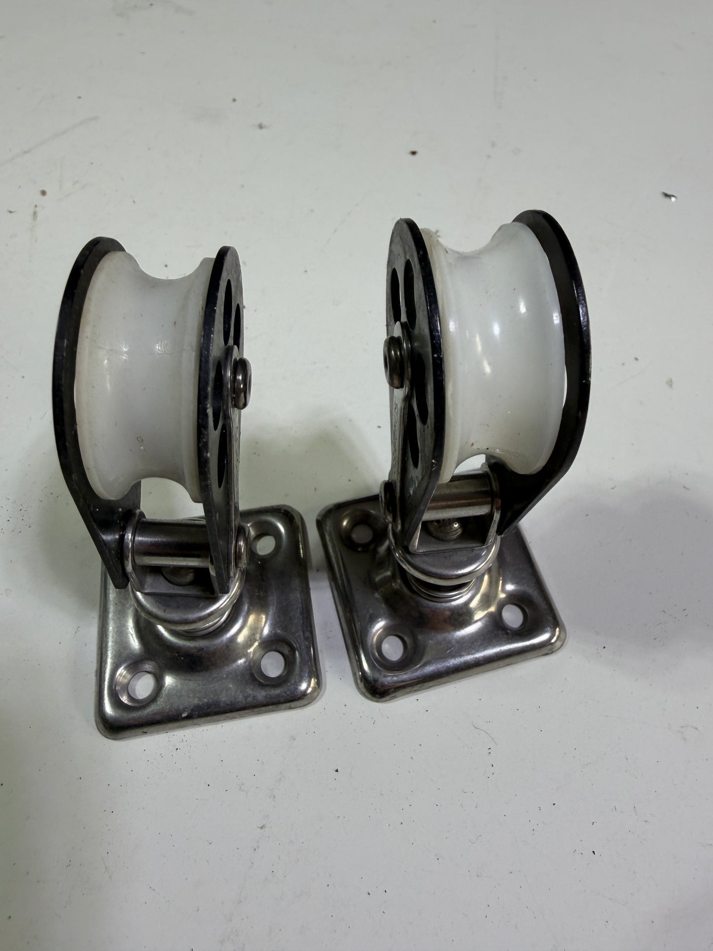 PAIR Schaefer 1 1/2” Sheave Spring Loaded Standing Block- 7/16” Line