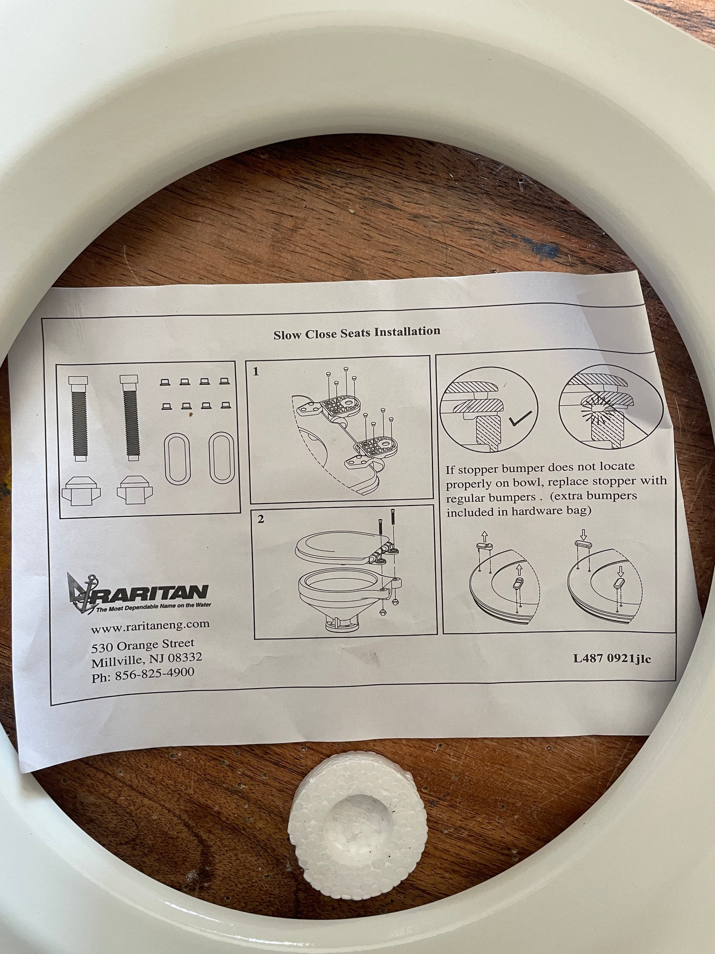 Raritan Slow Close Toilet Seat - NEW