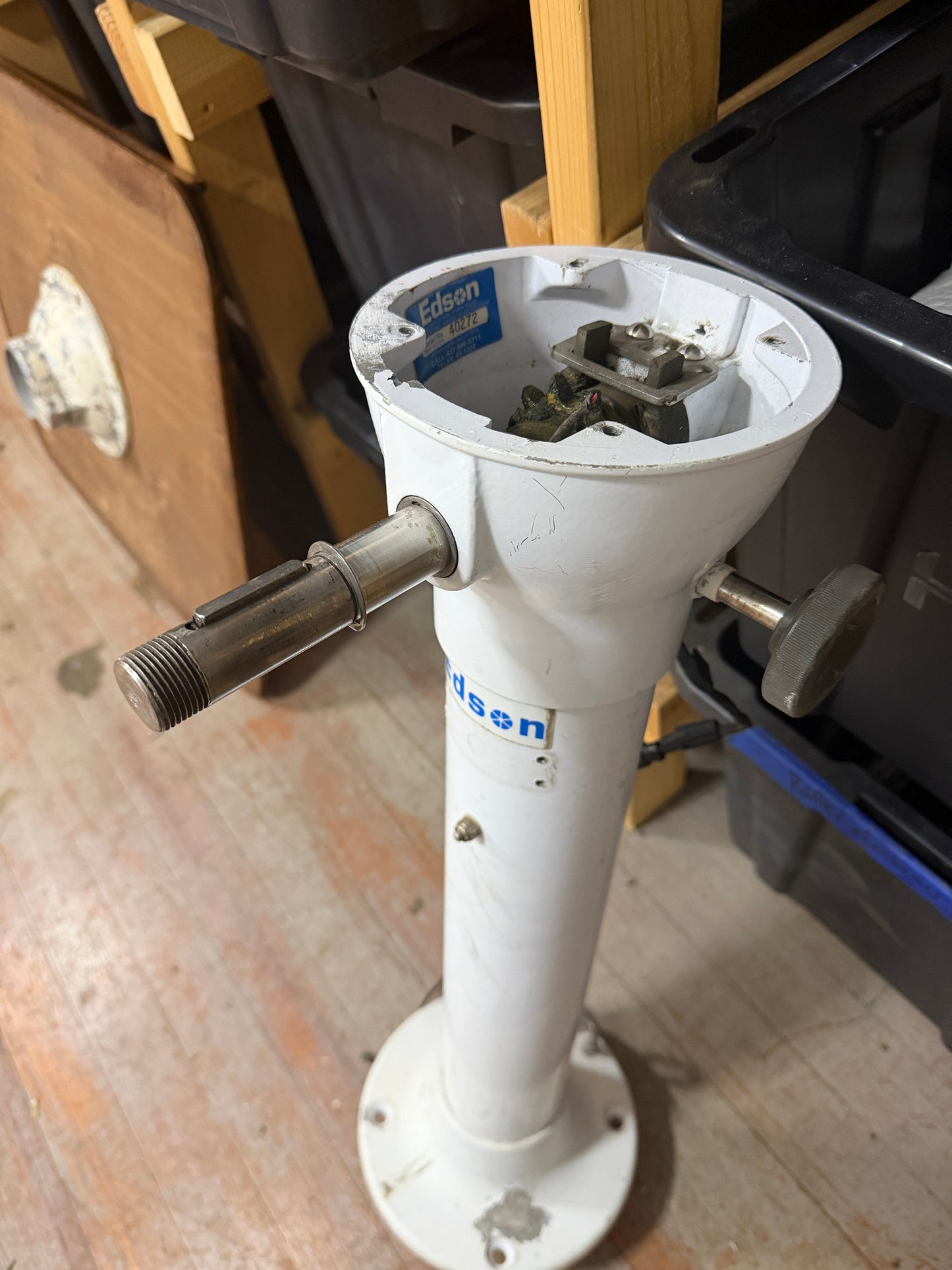 Edson Pedestal MODEL 40272