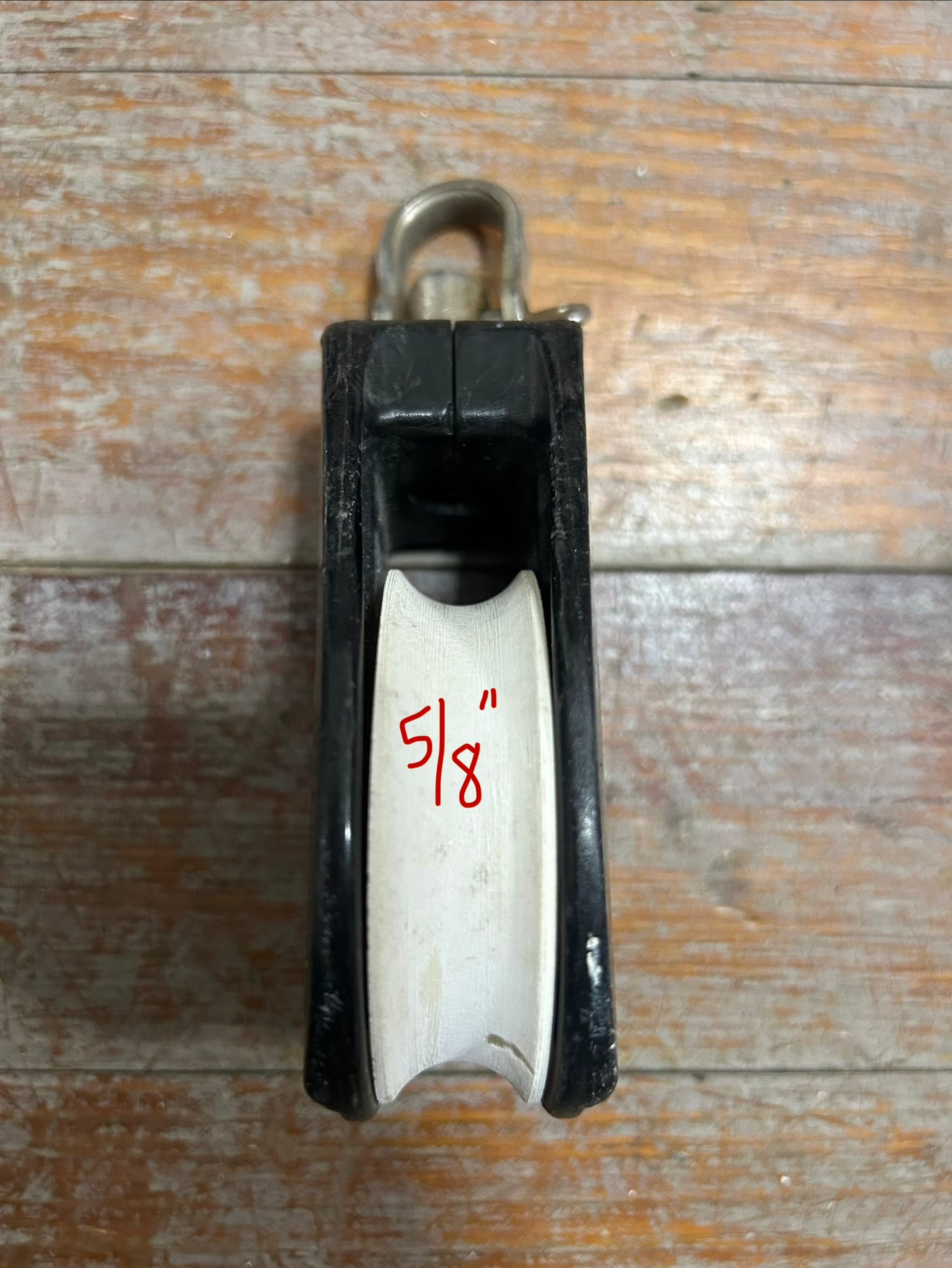 Lewmar Single Swivel Sailboat Block – 5/8” Sheave