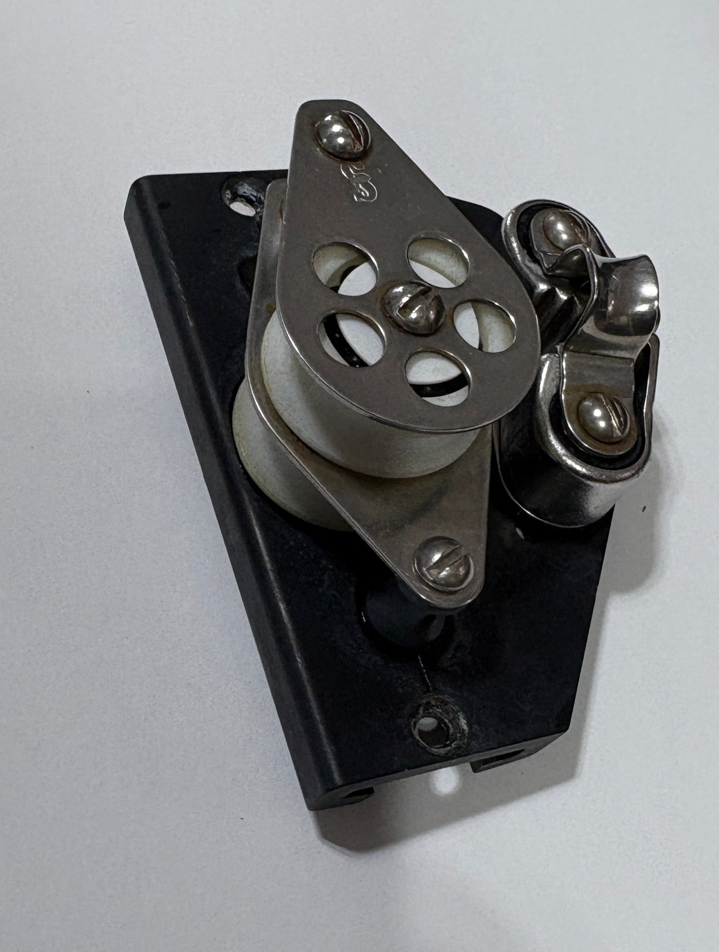 Schaefer 1 1/8" Track Car / Traveler Car - 1 1/2" Double Sheave With Cam Cleat;