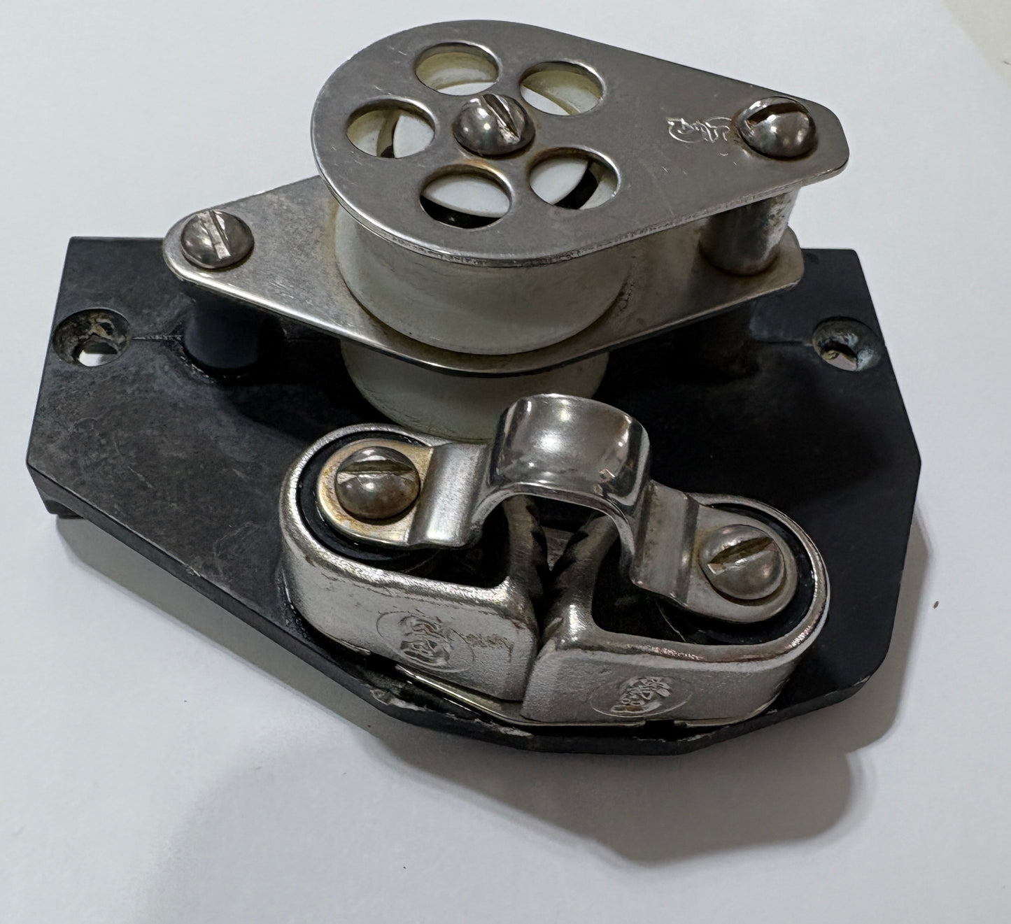 Schaefer 1 1/8" Track Car / Traveler Car - 1 1/2" Double Sheave With Cam Cleat;