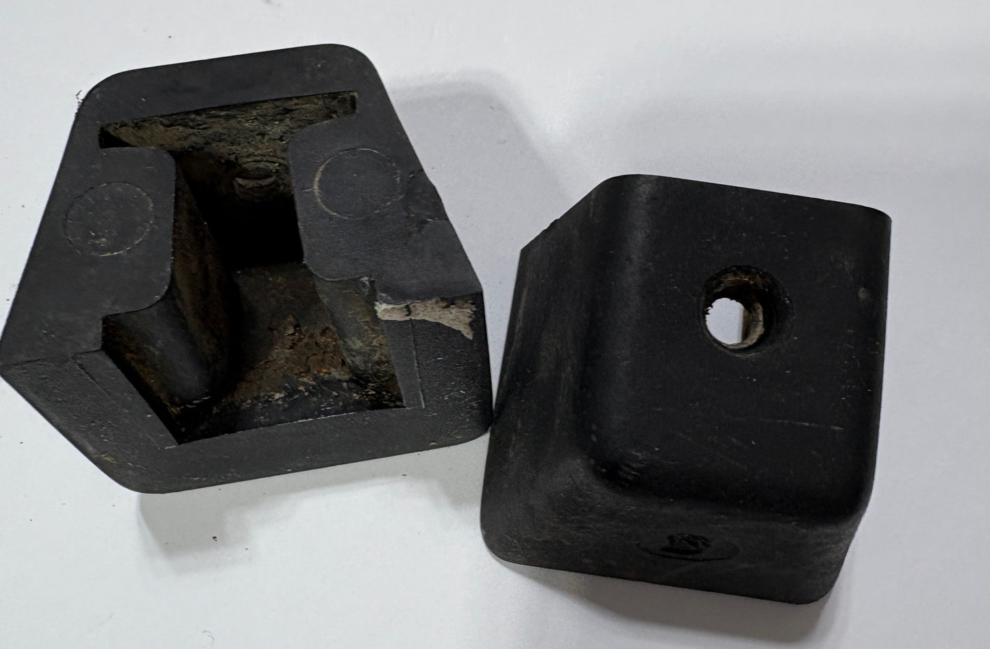 Schaeffer 1 1/8 Track End Pair