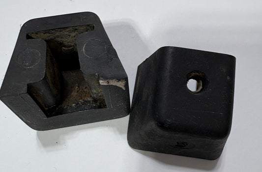 Schaefer 1 1/8 Track End Pair