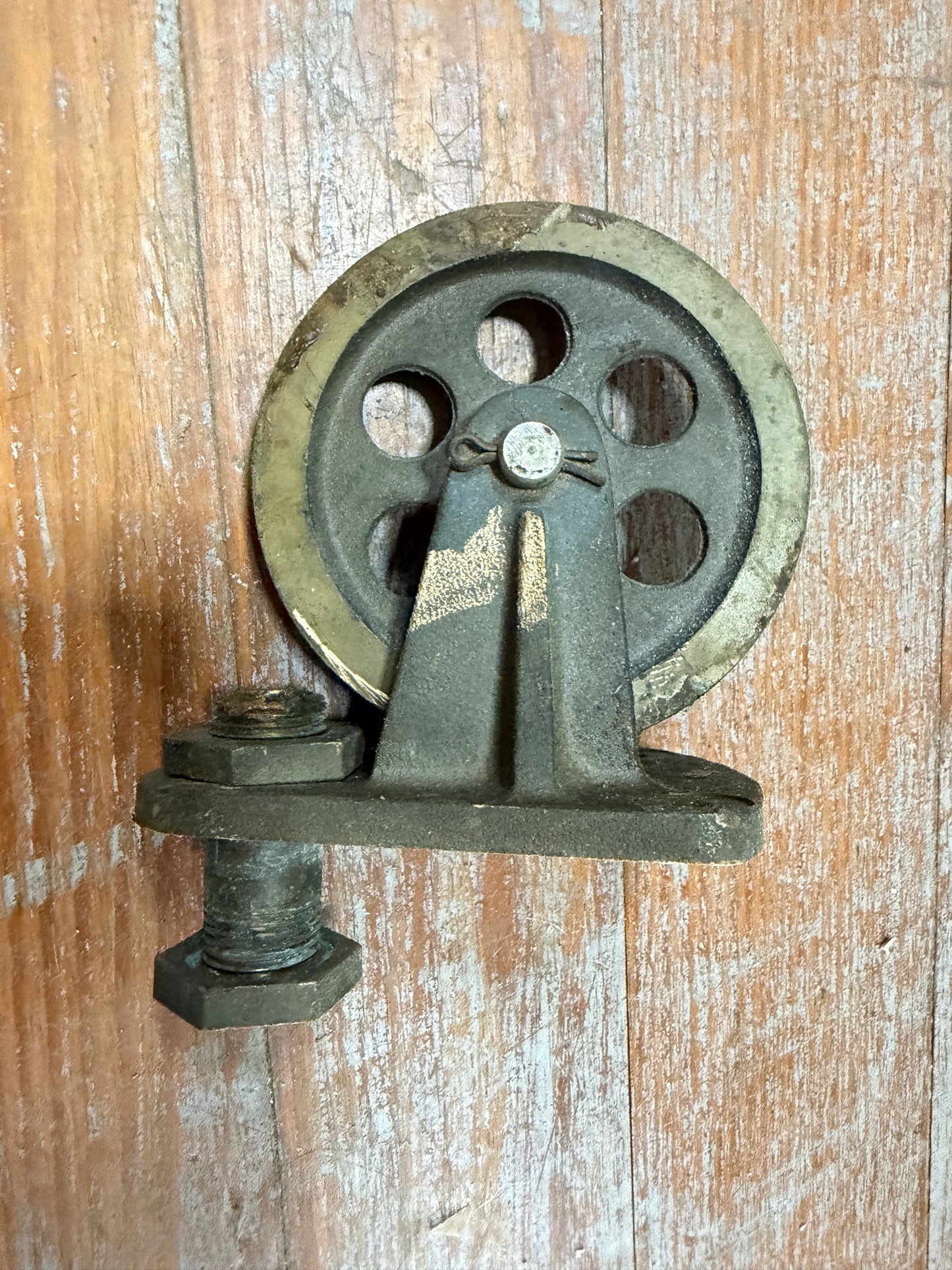 Single 4" Bronze Pedestal Pulley