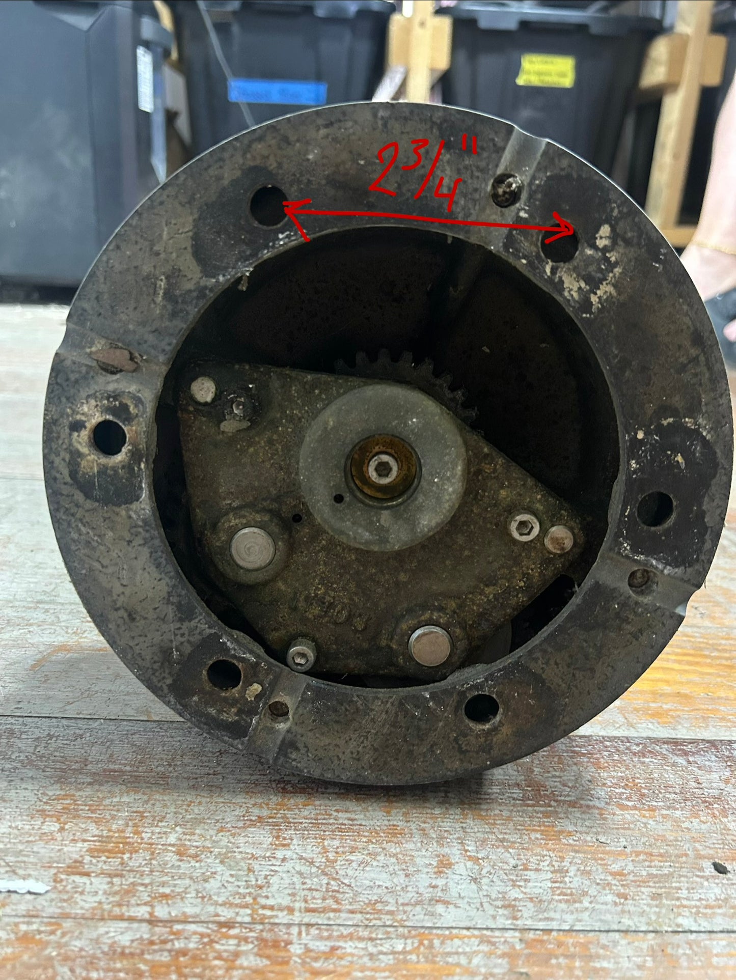 Barient 28 Two-Speed Winch 7-1/2” Tall