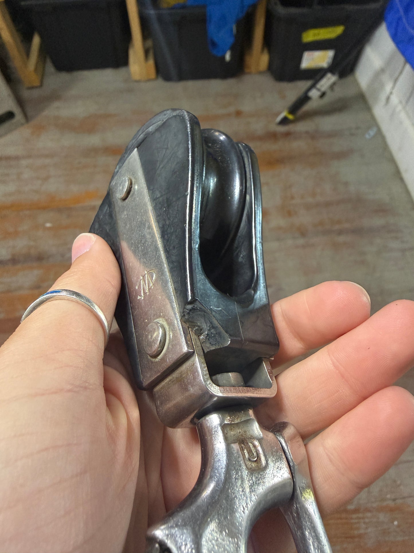 Wilcox Crittenden Single Swivel Block With Shackle - 1/2" Line