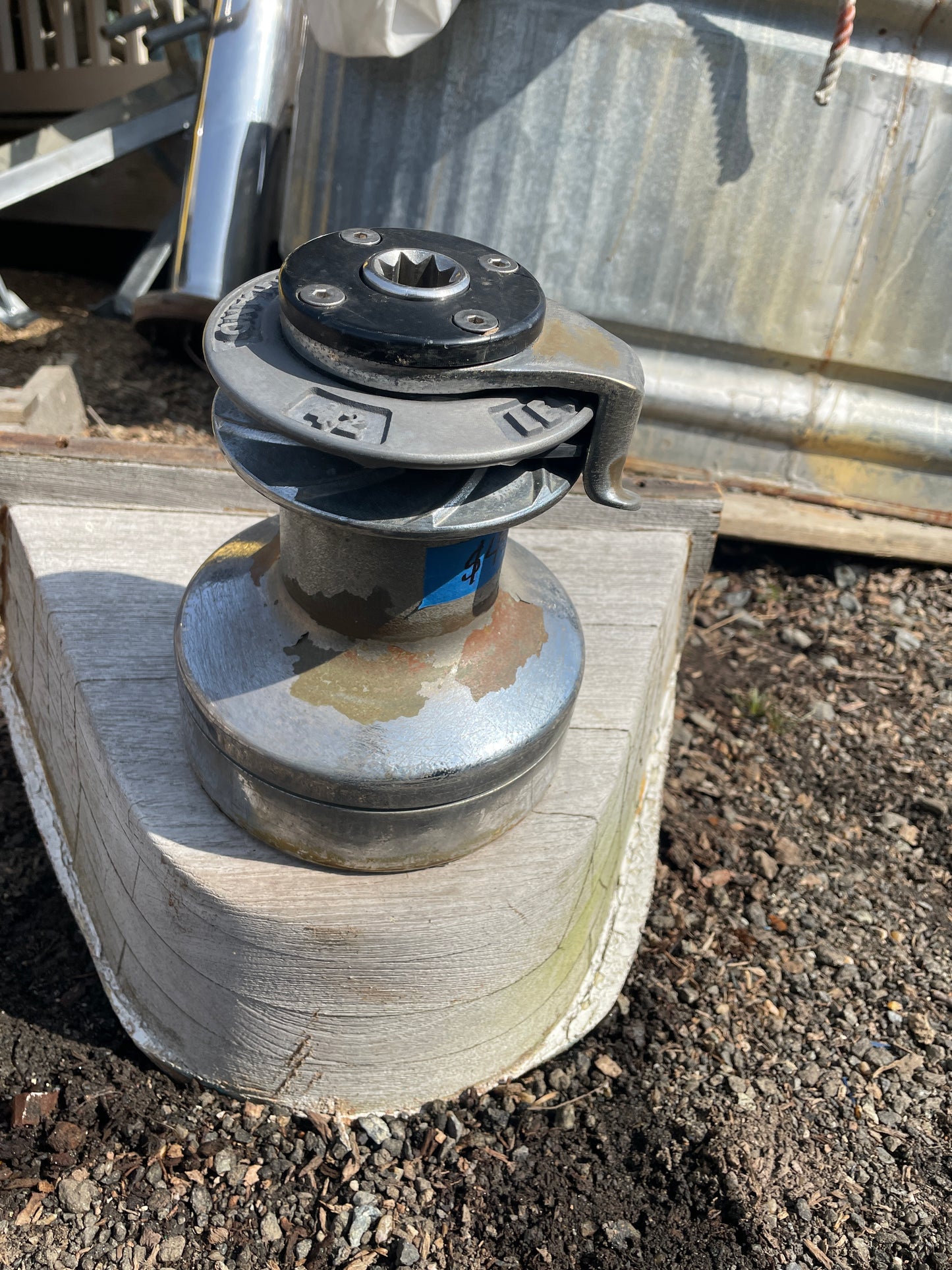 Lewmar 42 Self Tailing Winch - CHROMED OR ALUMINUM BODY