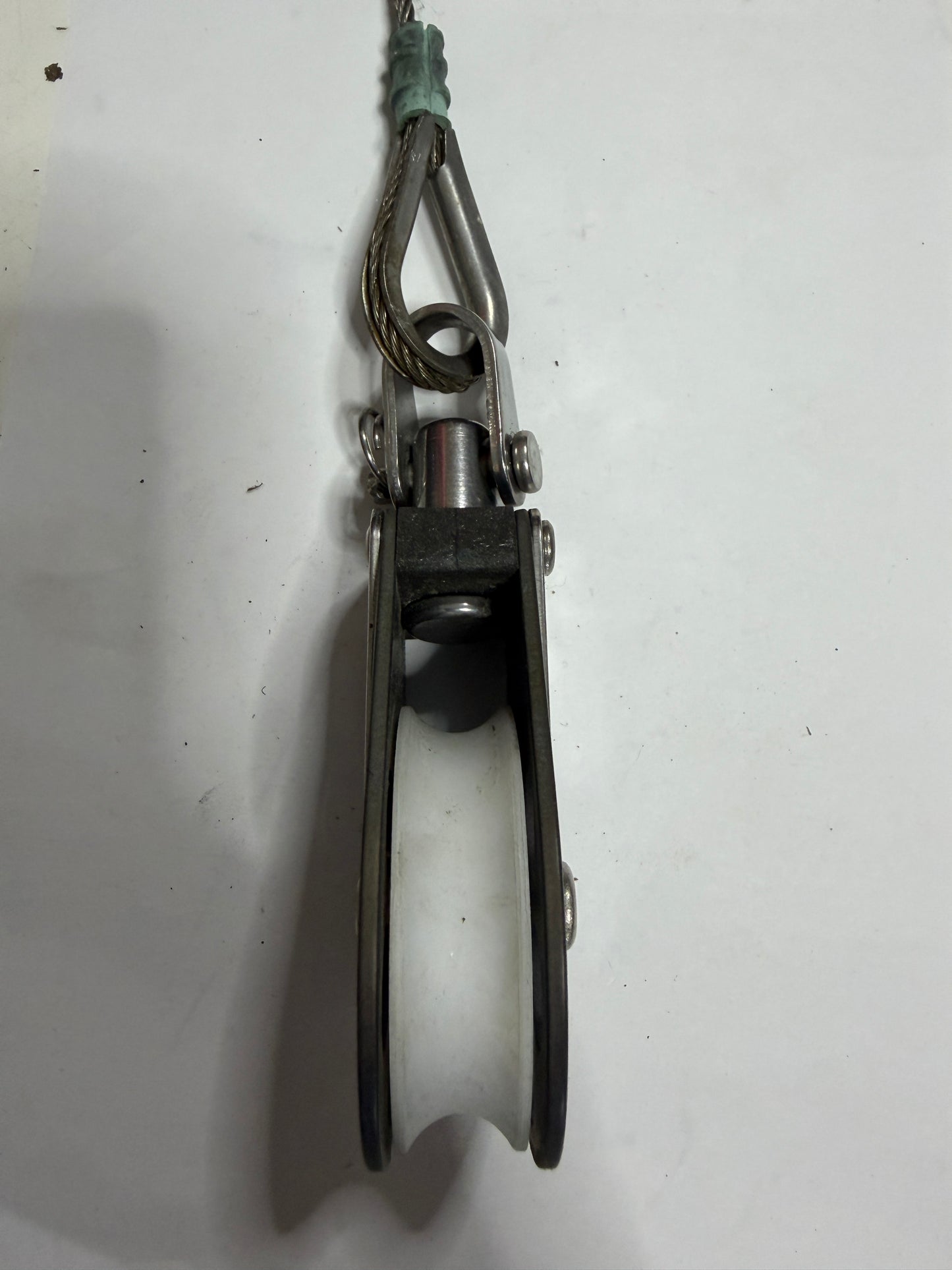 Schaefer 2” Sheave Single Swivel Block- 3/8” Line