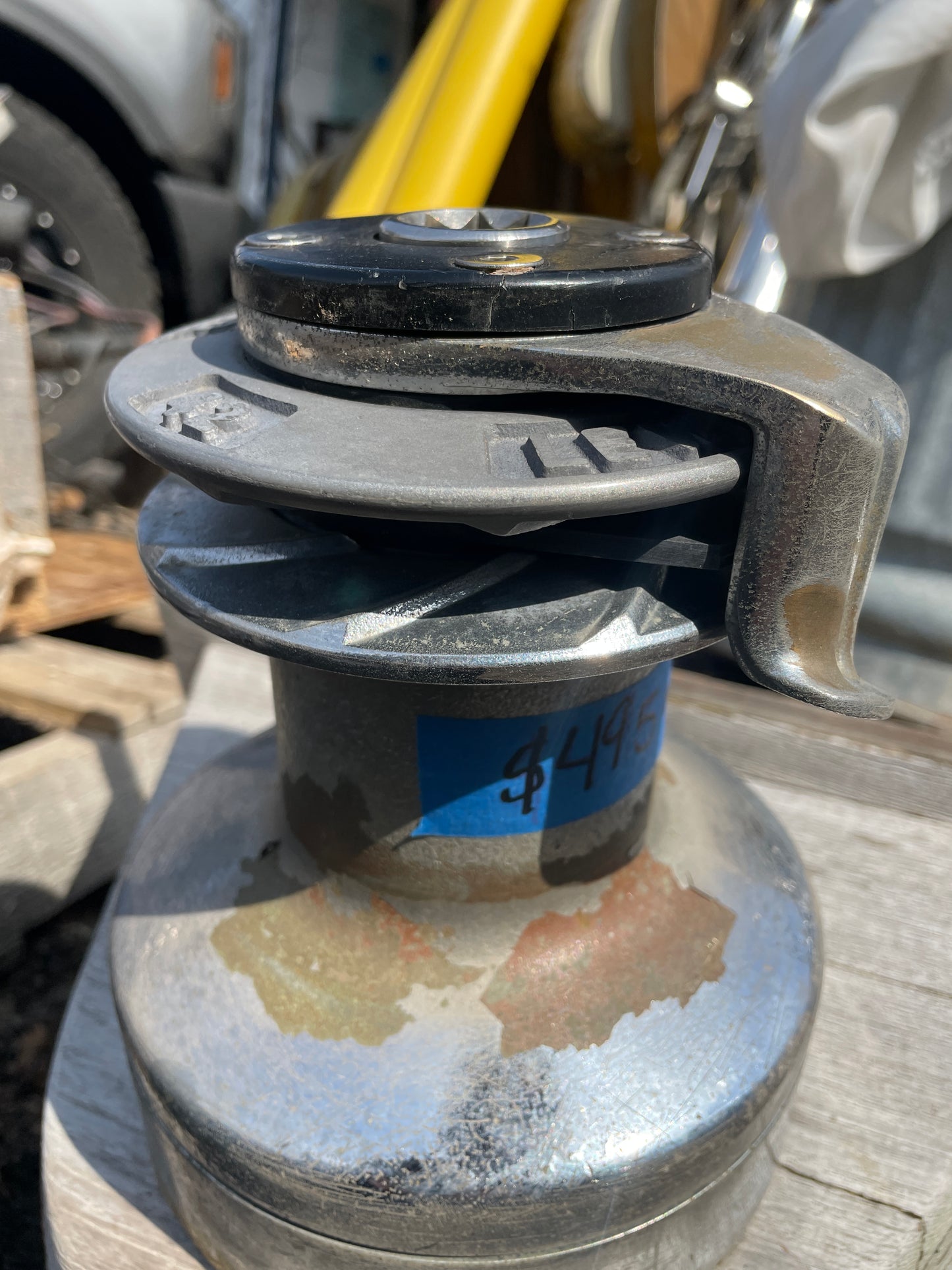 Lewmar 42 Self Tailing Winch - CHROMED OR ALUMINUM BODY