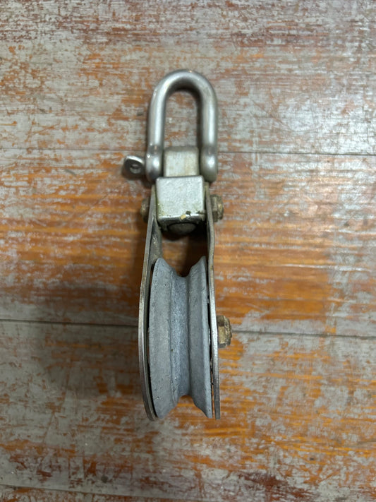 Schaefer Stainless Steel Sheave 2 1/2" Single Sheave Swivel Block - 9/16" Line