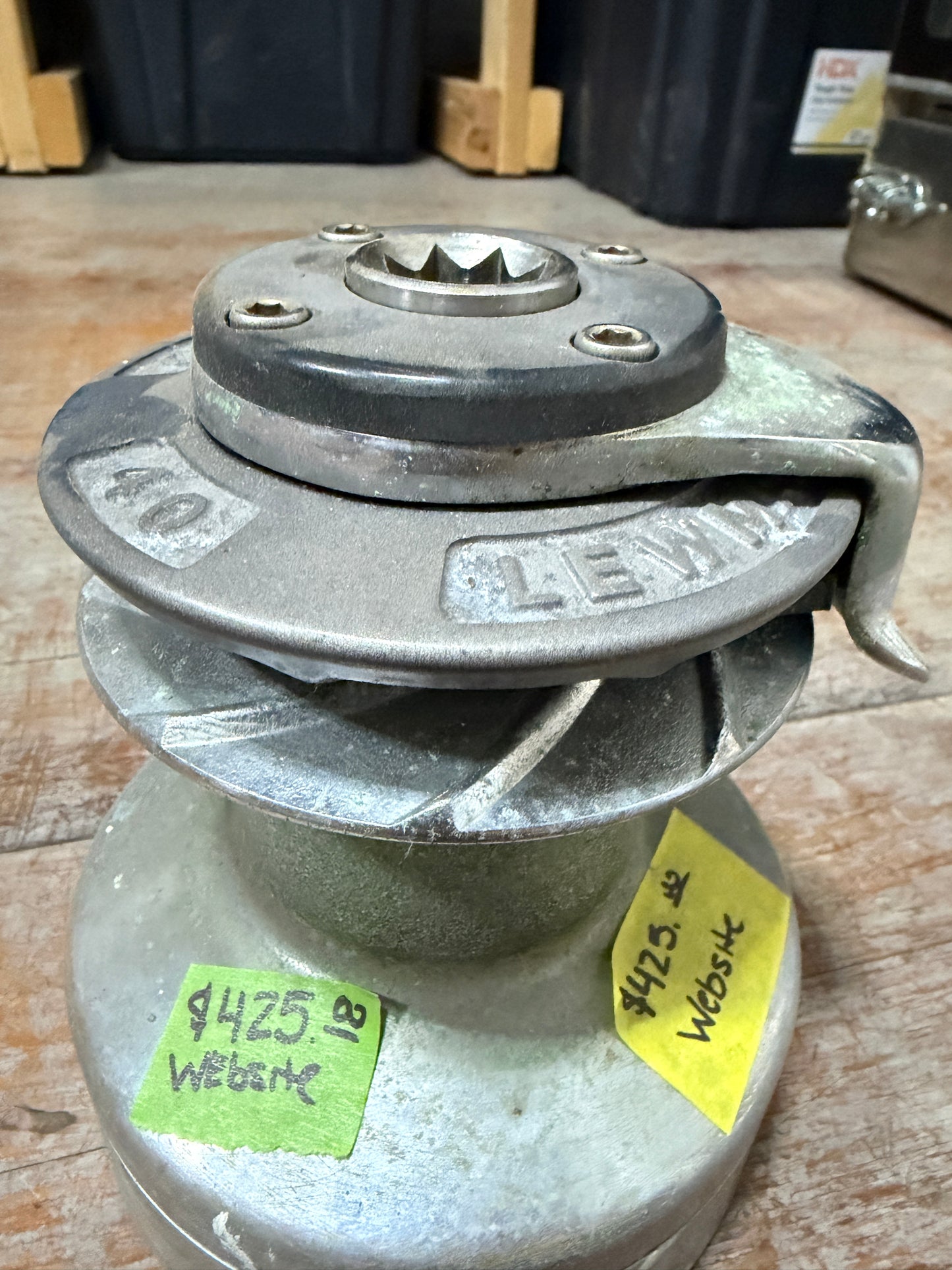 Lewmar 40 Single Speed Self Tailing Winch - Older Style With Metal Jaw