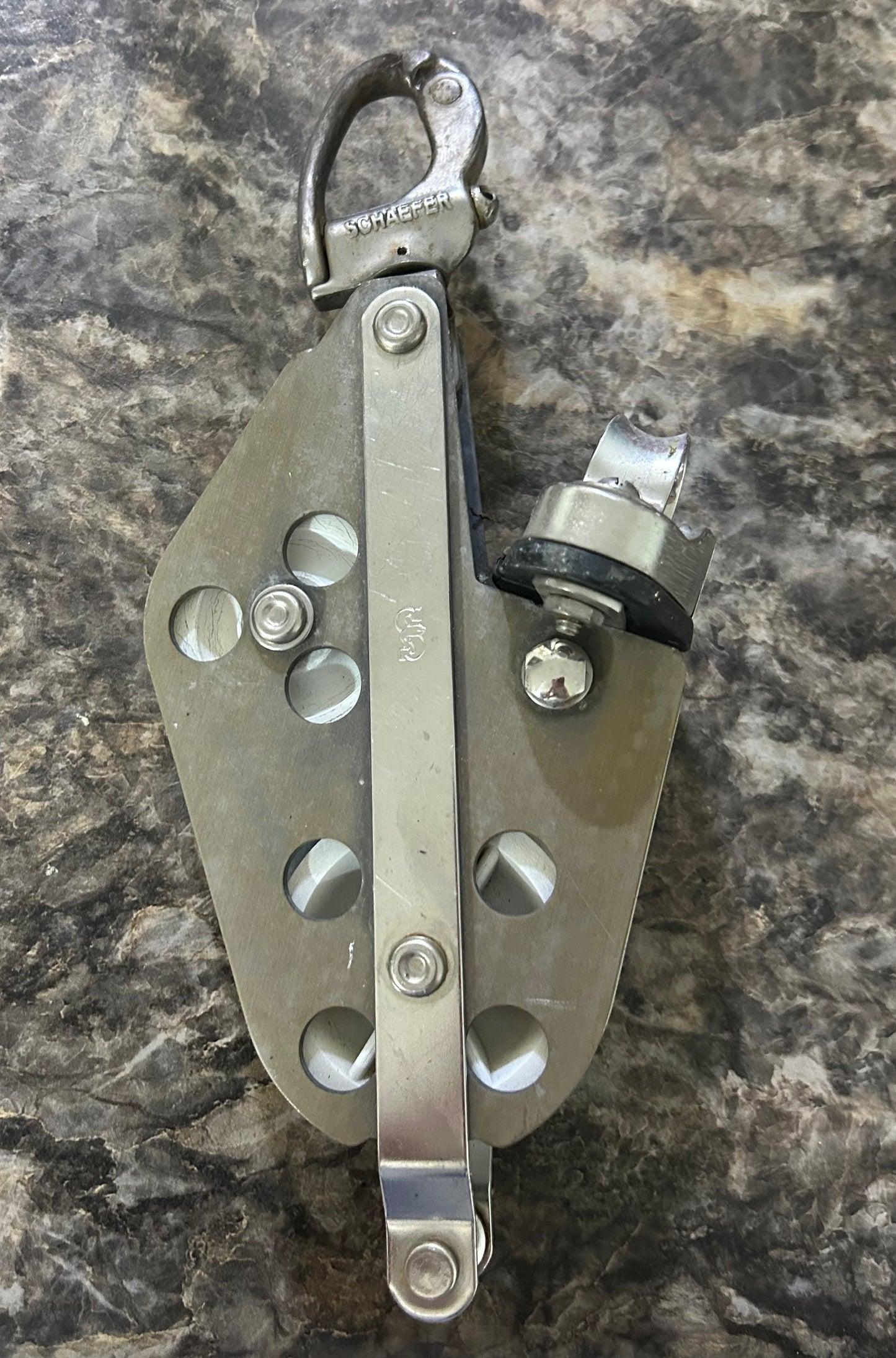 Schaefer double fiddle block with a cam cleat and swivel snap shackle - 2-1/2” & 1-1/2” Sheaves