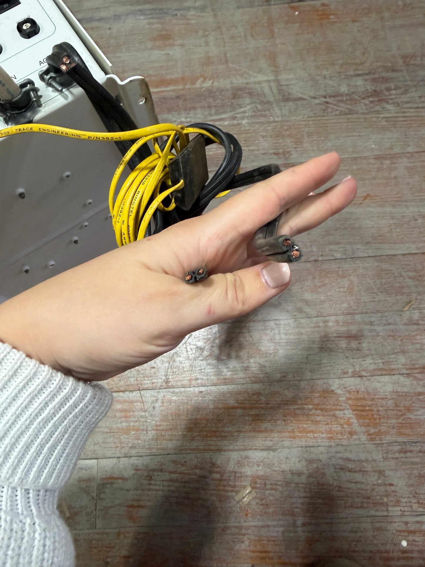 Voyager Marine Inverter/Charger Series I : MODEL V1012