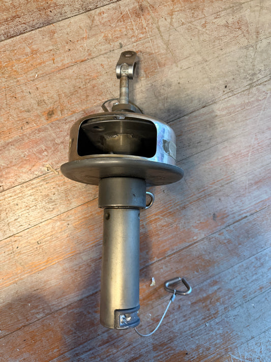 Harken Series 1-1832 Roller Furling Drum With 3 Extrusions & Upper Swivel
