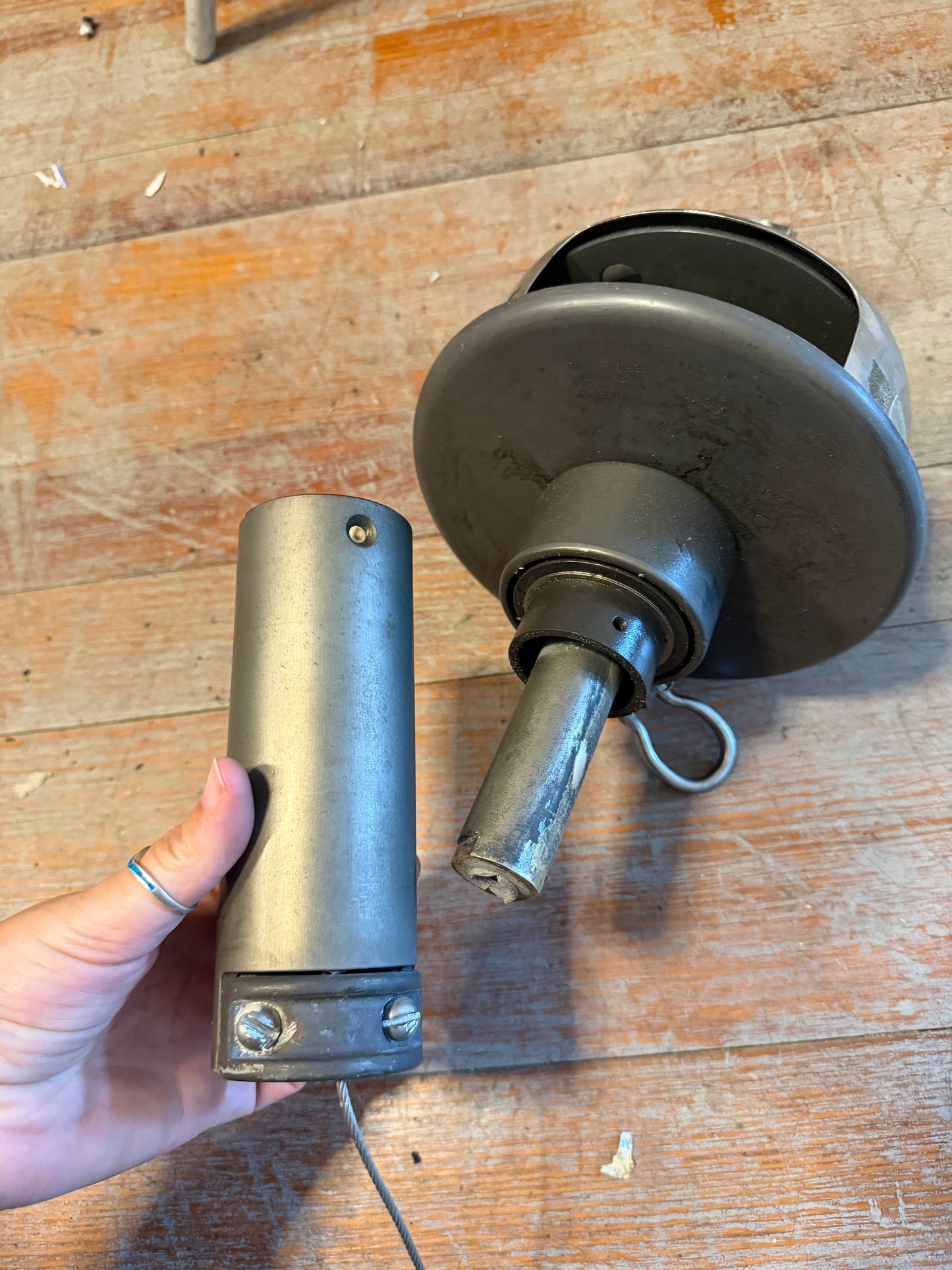 Harken Series 1-1832 Roller Furling Drum With 3 Extrusions & Upper Swivel