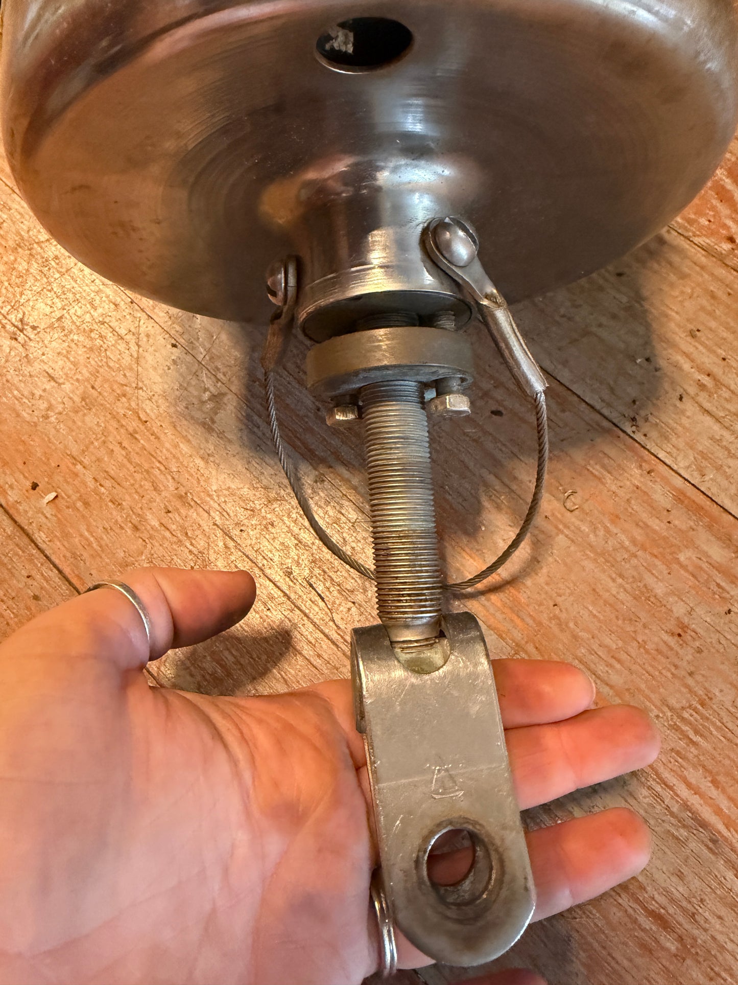 Harken Series 1-1832 Roller Furling Drum With 3 Extrusions & Upper Swivel