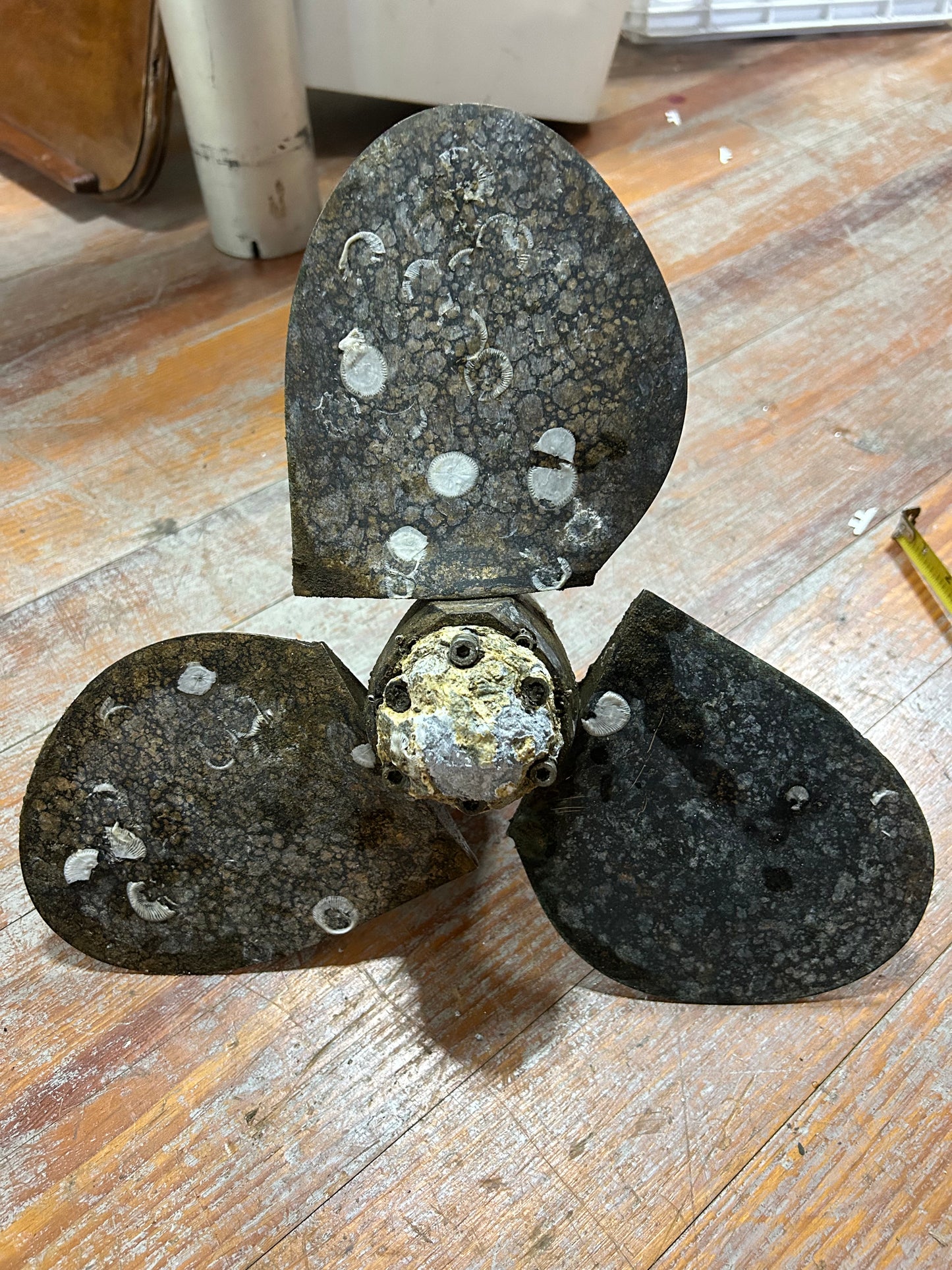 16” Bronze 3-Blade Feathering Propeller – Parts/Repair – Hub Deteriorated