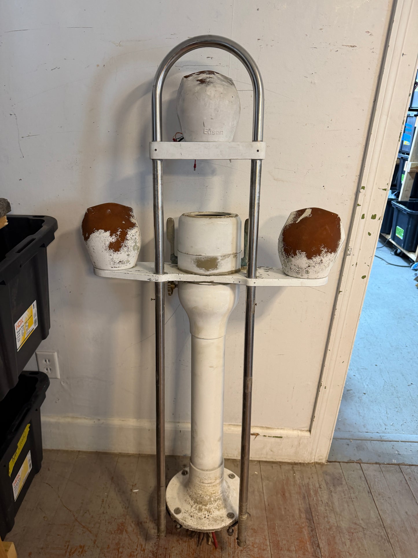 Merriman Yacht Specialties Pedestal - Hunter 31