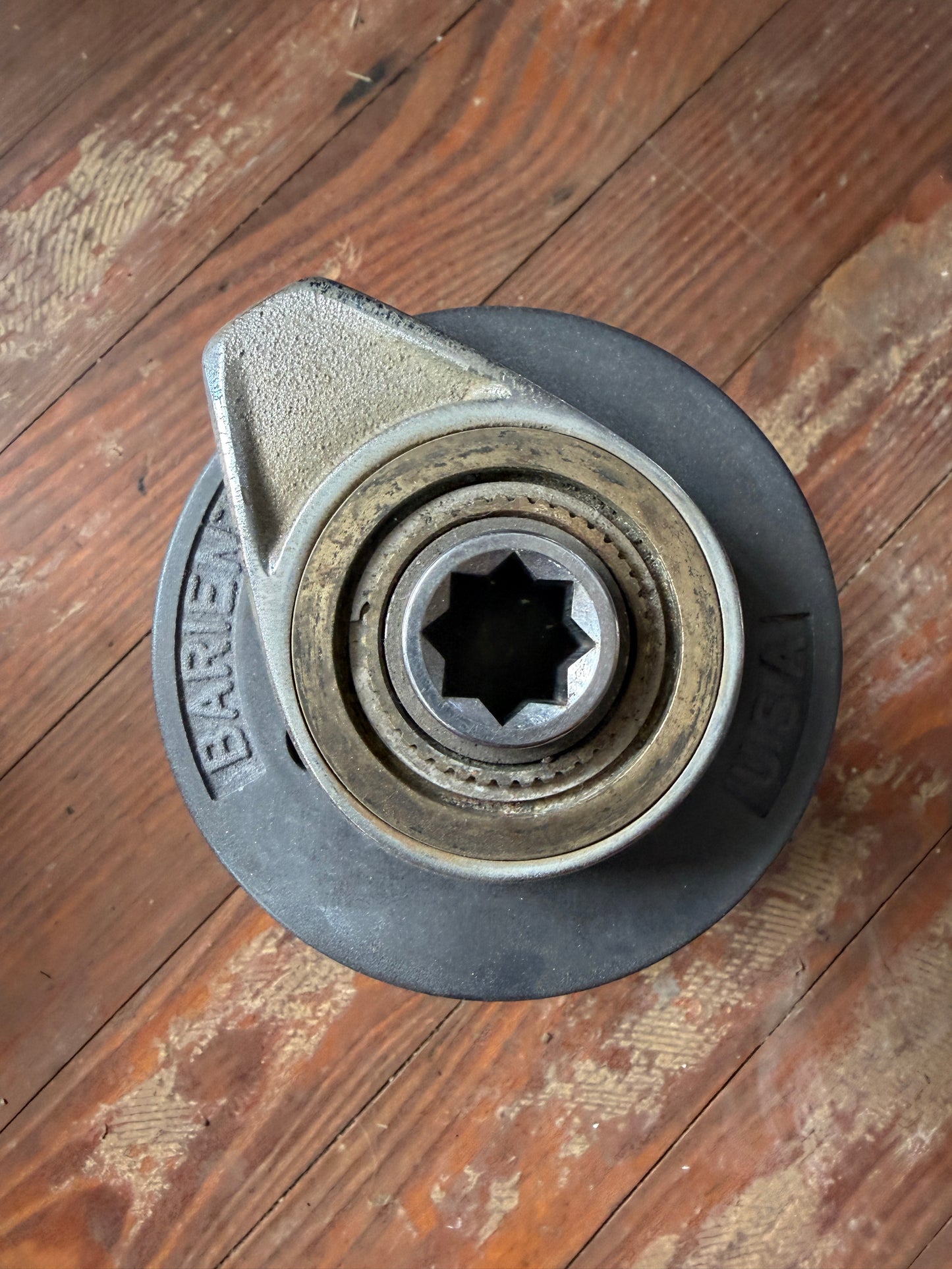 Barient 23 Single Speed Self Tailing Winch - Missing The Name Brand Plate - ALUMINUM