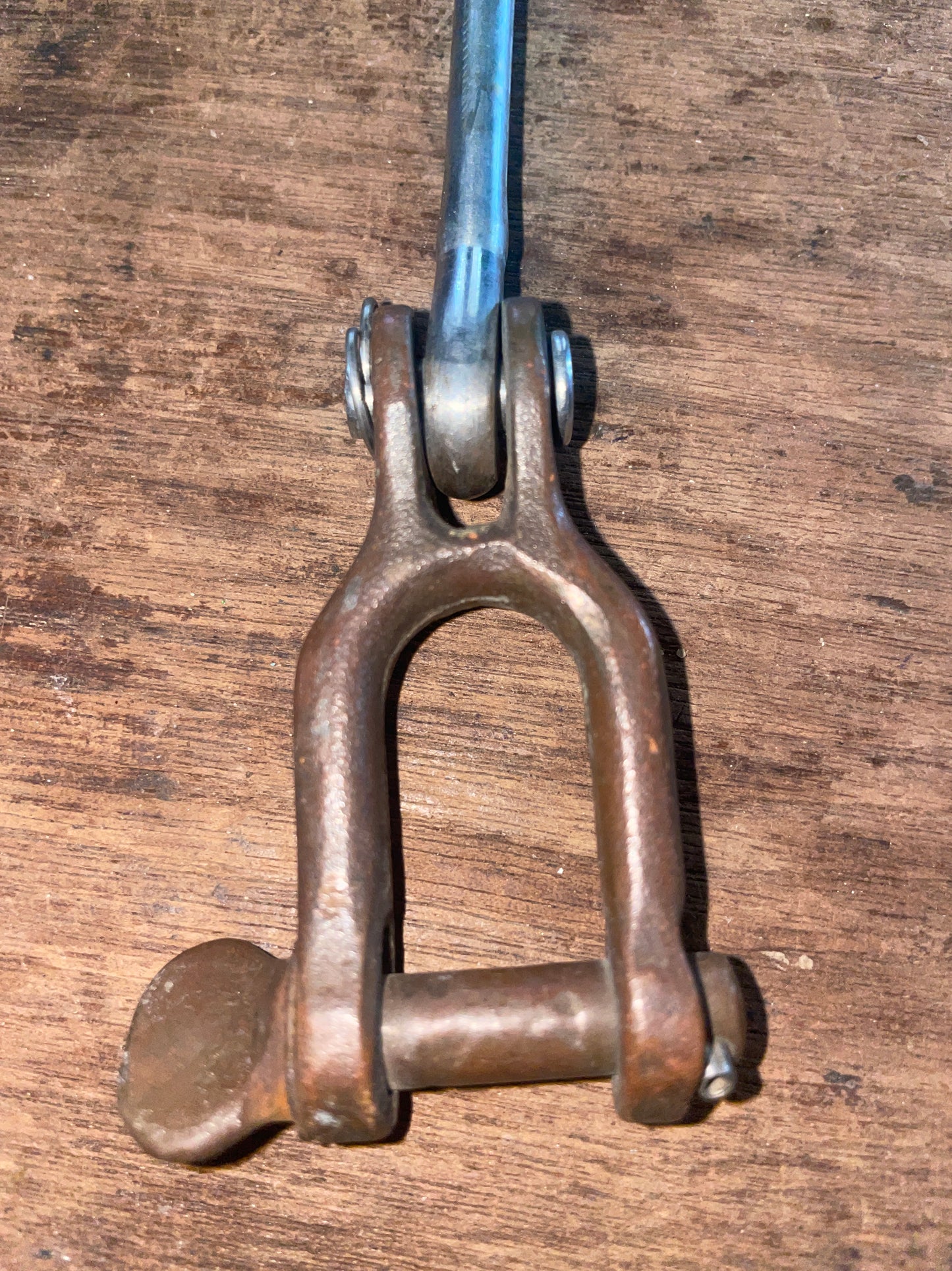 Merriman Bronze Forked Shackle - 11/16”