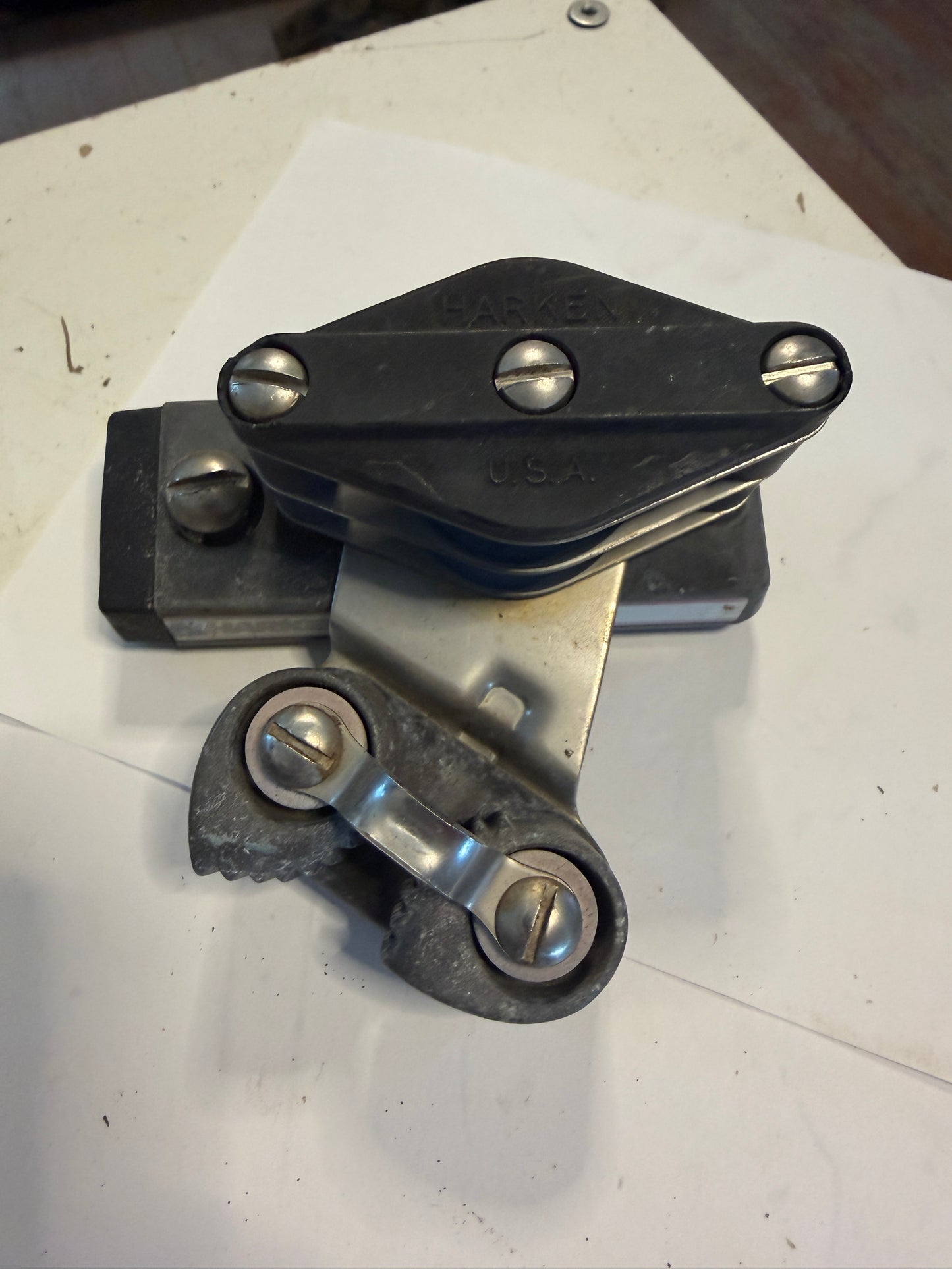 HARKEN DOUBLE SHEAVE WITH CAM CLEAT - 1” TRACK / TRAVELER END CAR