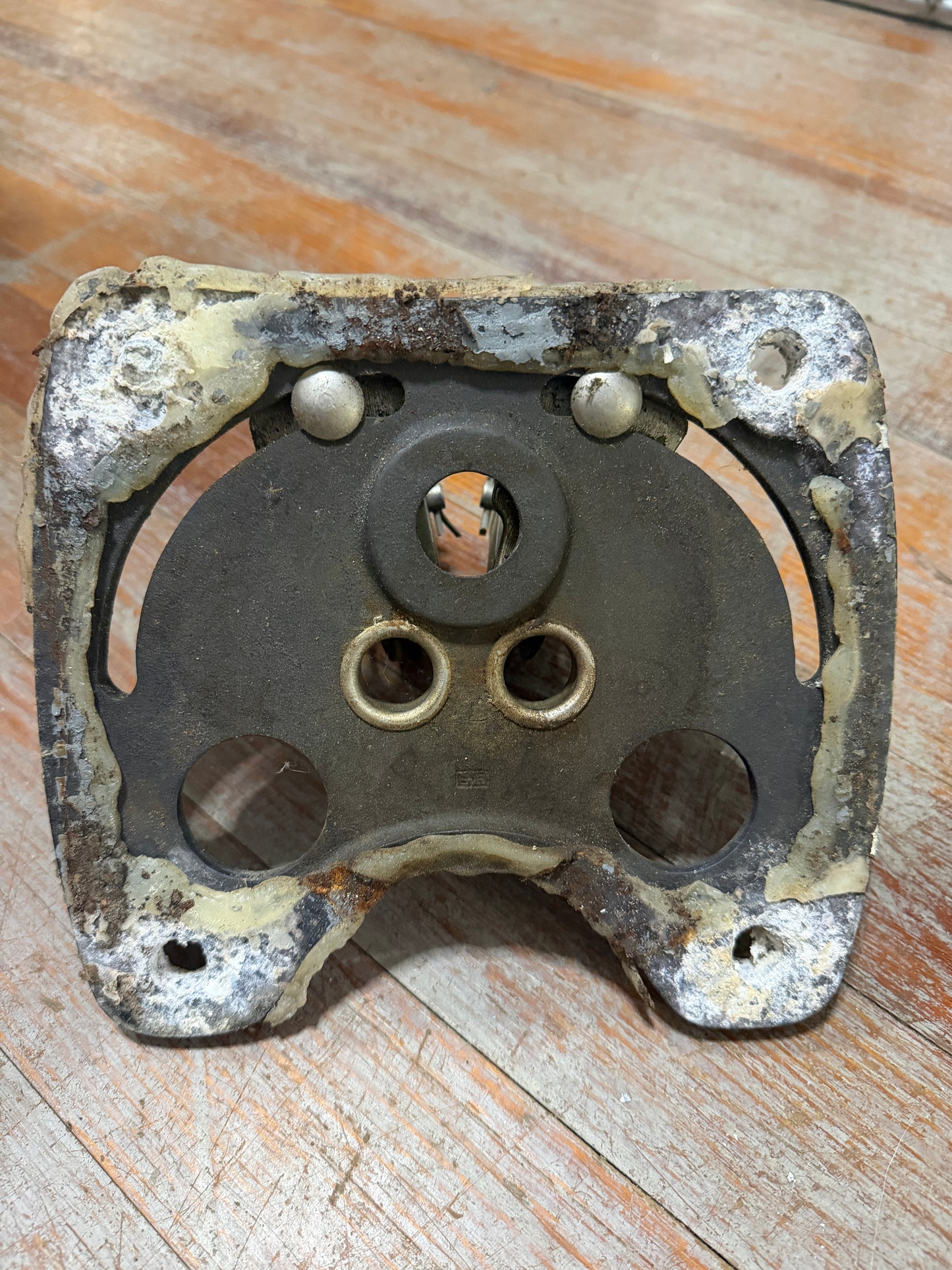 Edson B-289 Base / B-838-3 Pulley Holder / A - 450 Bronze 4" Pulley
