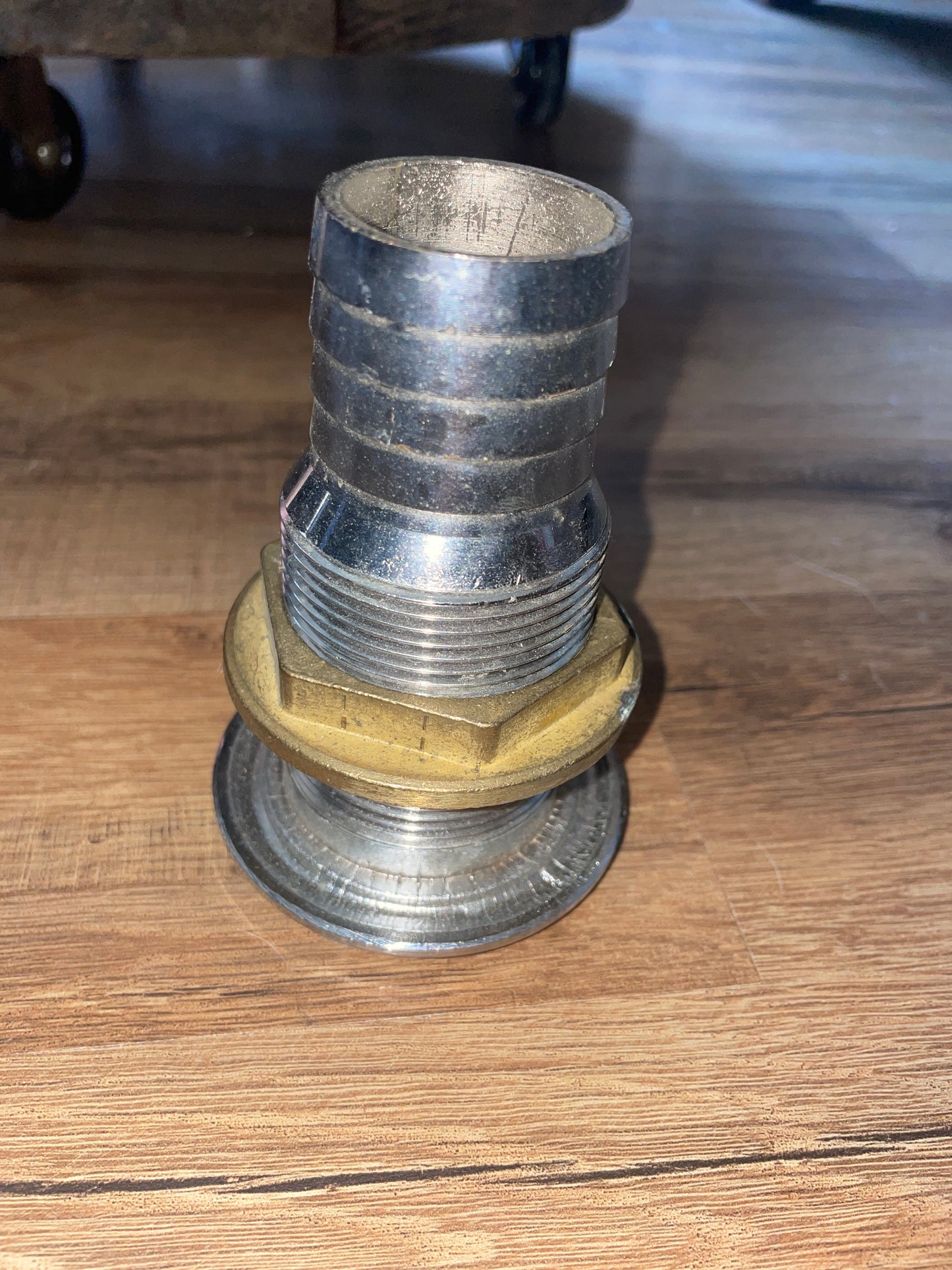 Stainless 1 1/4” Thru-Hull With Brass Nut