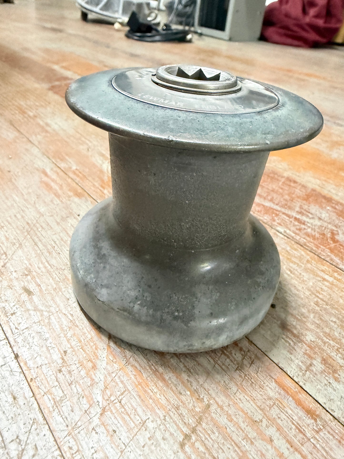 Bronze Lewmar 8 Single Speed Winch