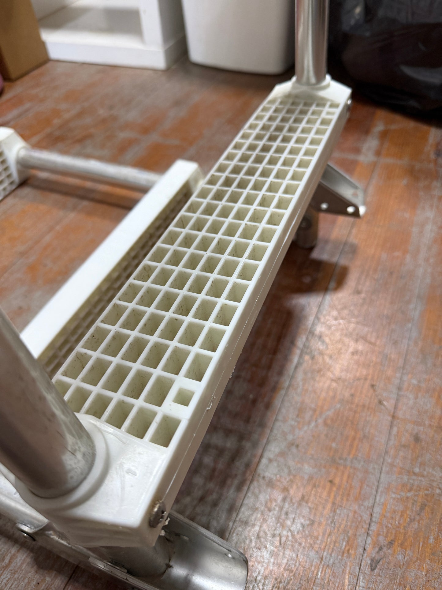 Garelick 4 Step Folding Ladder - 48" Total Length