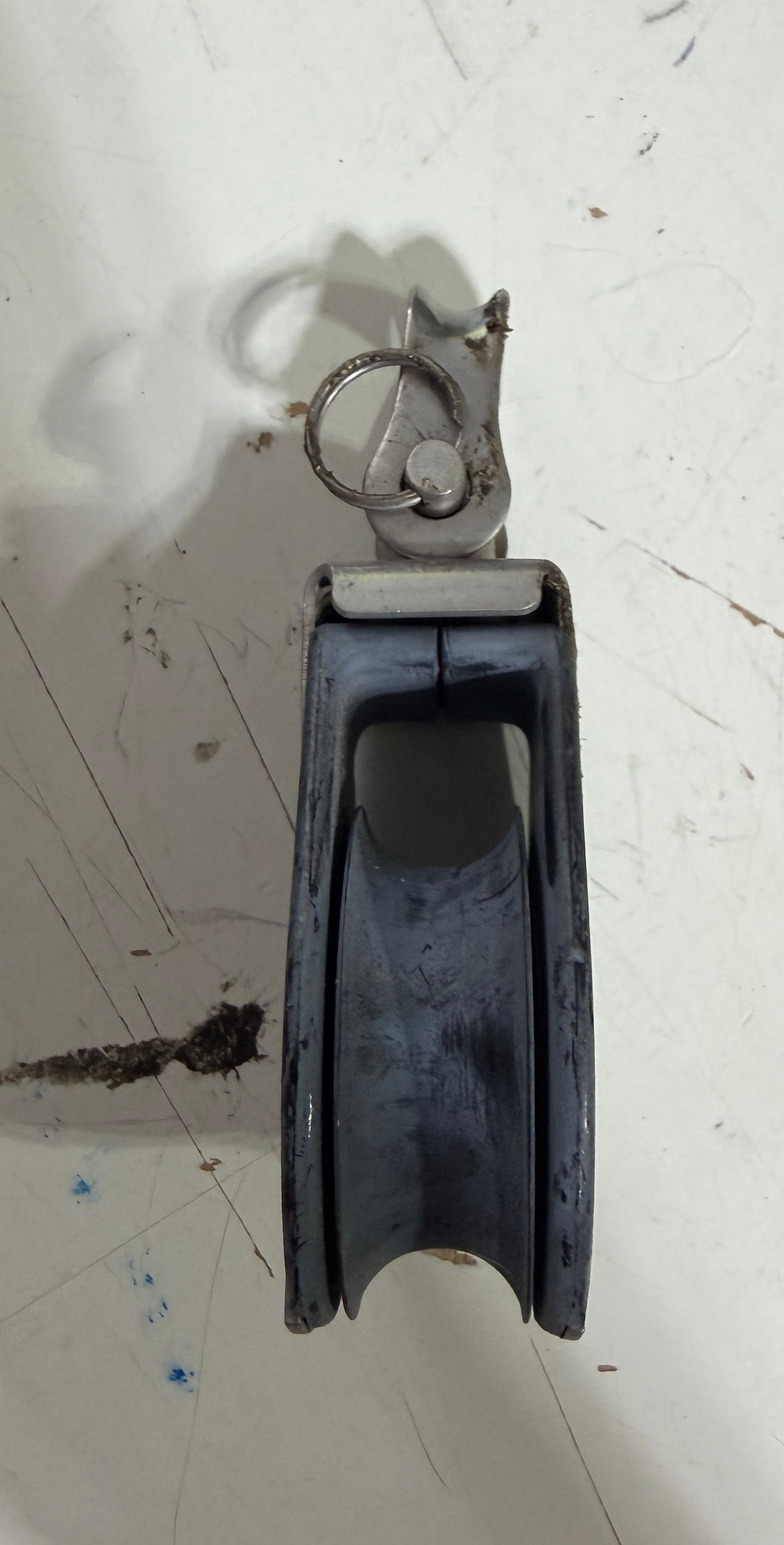 Harken Swivel Single Block 1 1/2” Sheave - 3/8” Line WITH OR WITHOUT SHACKLE