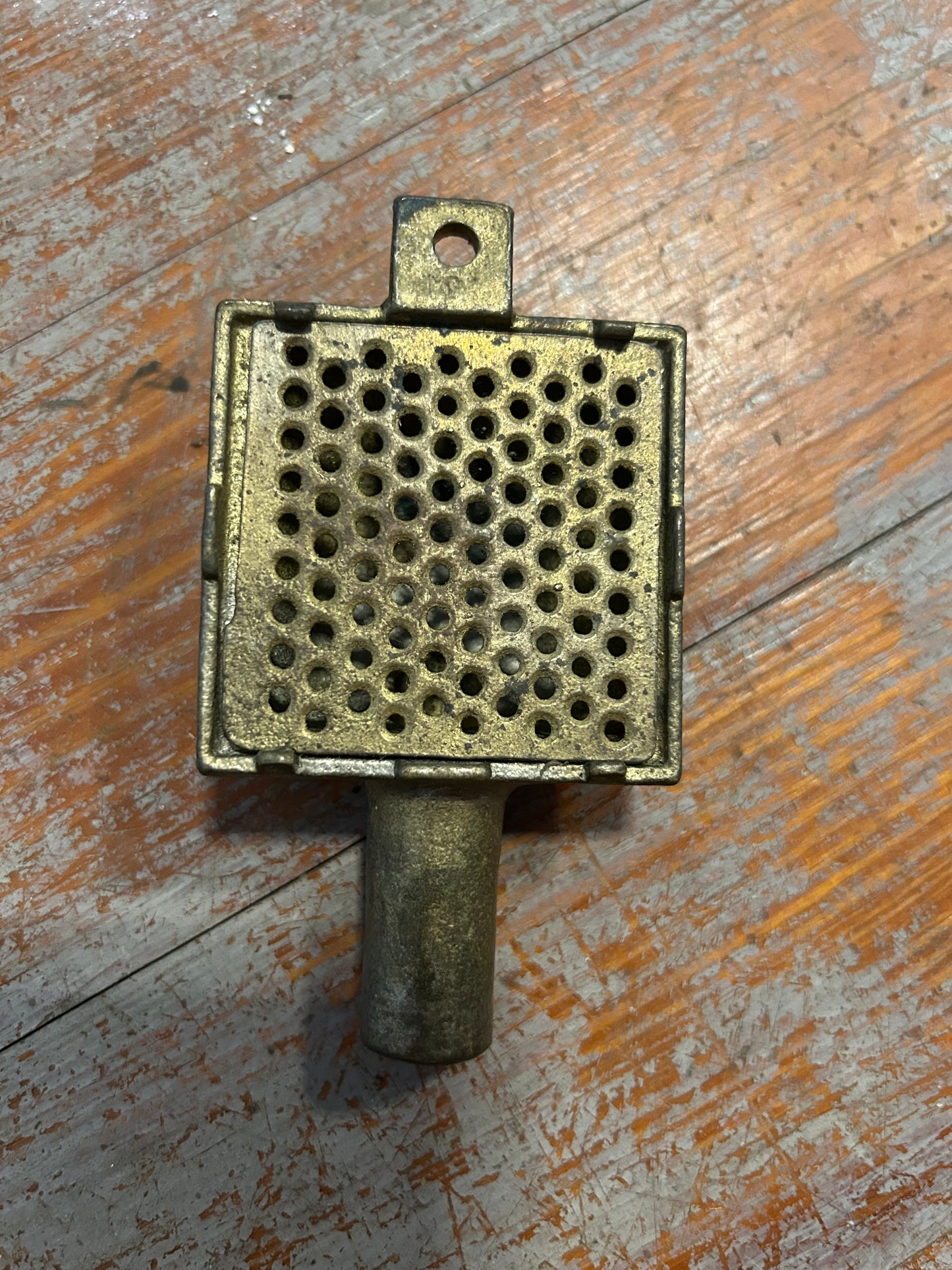 Vintage Bronze Marine Raw Water Intake Scoop Strainer 1/2” Hose Connection  Description