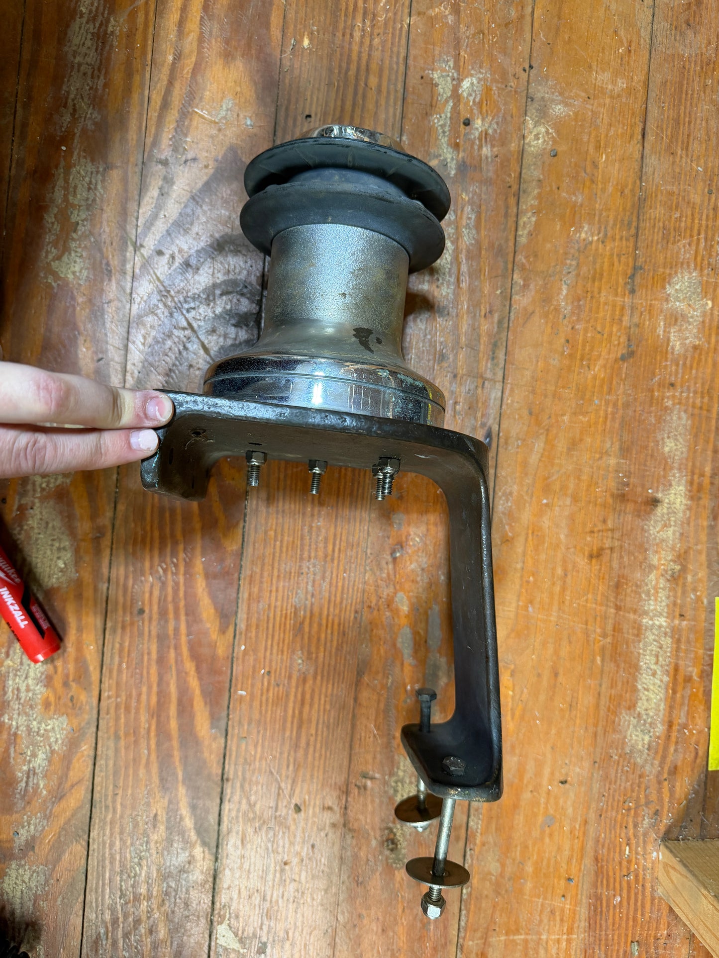 Barent 24 Single Speed Self Tailing Winch ON Brass Combing Bracket