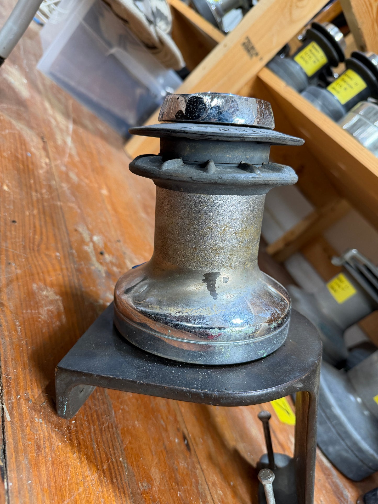 Barent 24 Single Speed Self Tailing Winch ON Brass Combing Bracket
