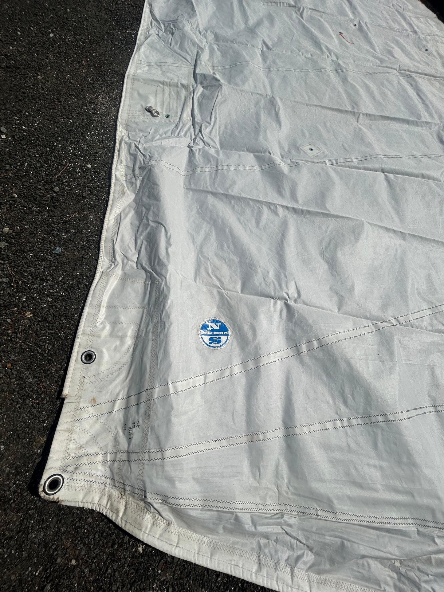 North Sails J/30 Mainsail Dacron Sail 40’3” x 37’3” x 12’6” Used