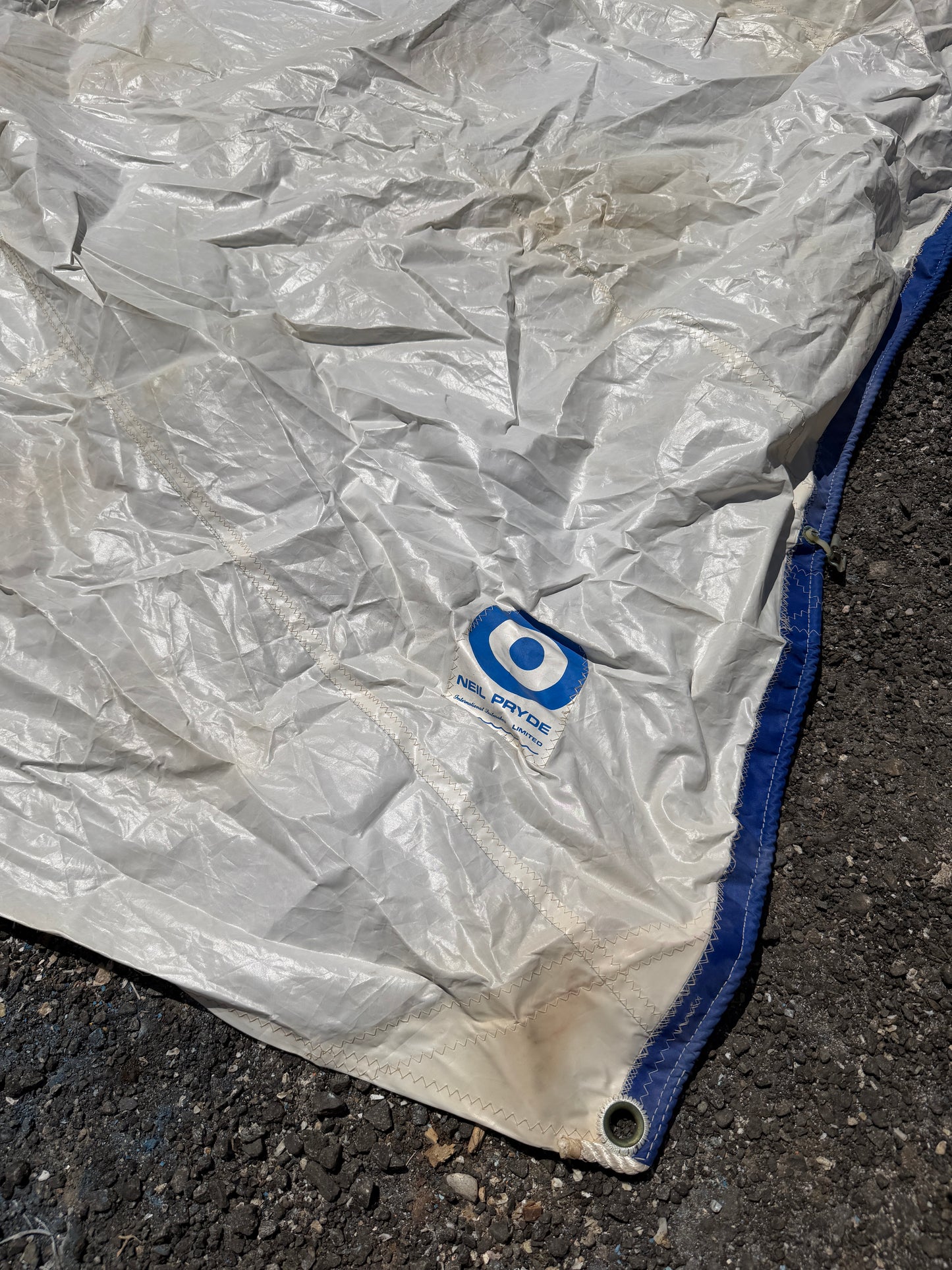 Small Dinghy Sale - 12'7" x 10'8" x 6'7" - 5/8" Slide