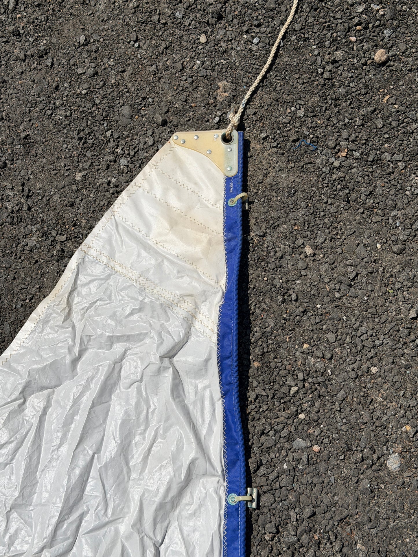 Small Dinghy Sale - 12'7" x 10'8" x 6'7" - 5/8" Slide