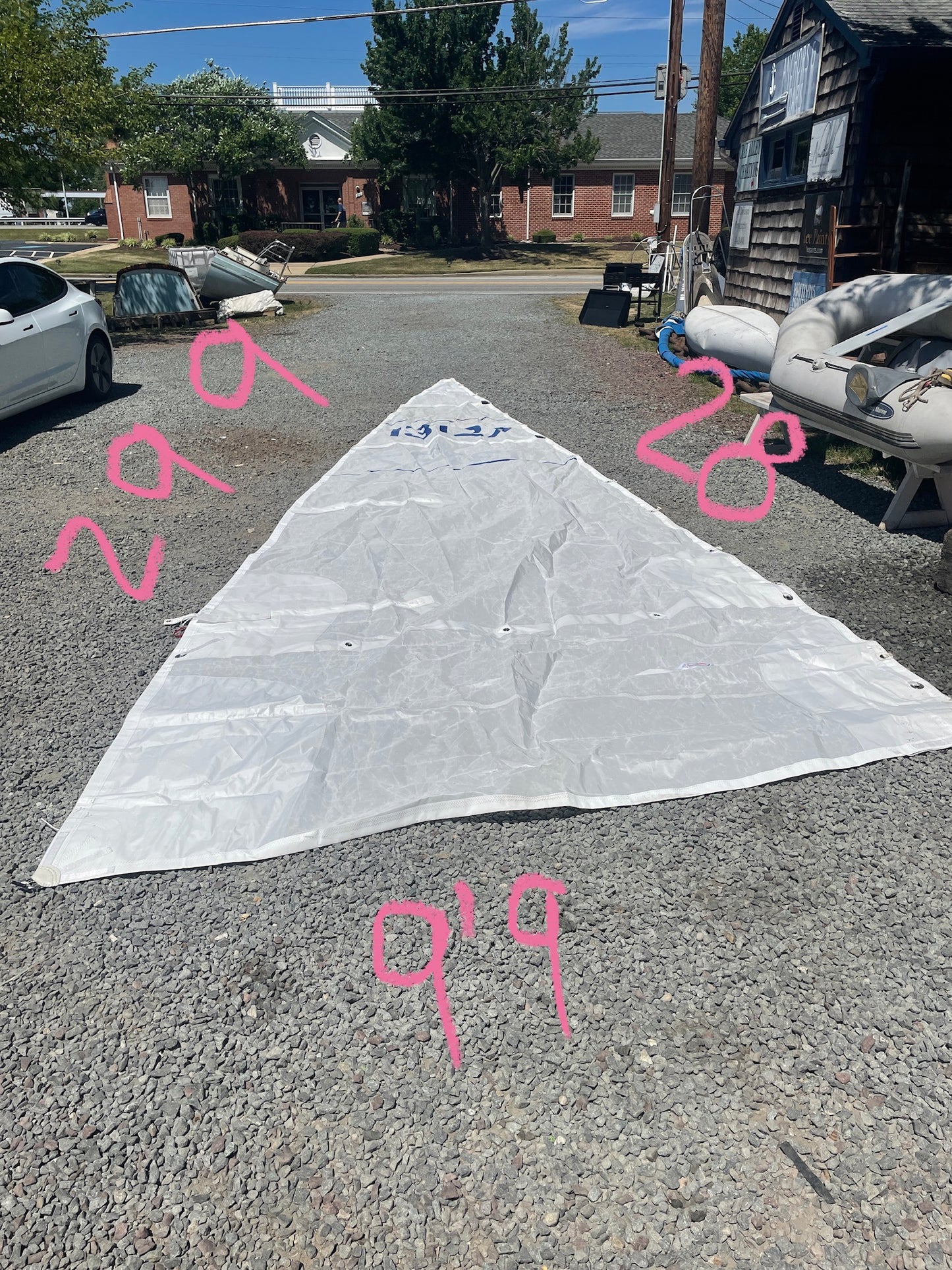 9’ 9” x 28’ x 29’ 9” Mainsail